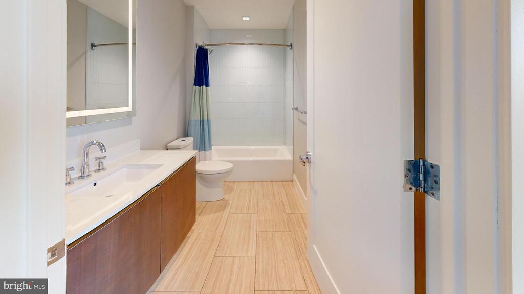 Rockville, Maryland, 20852, United States, 2 Bedrooms Bedrooms, ,2 BathroomsBathrooms,Residential,For Sale,1861250