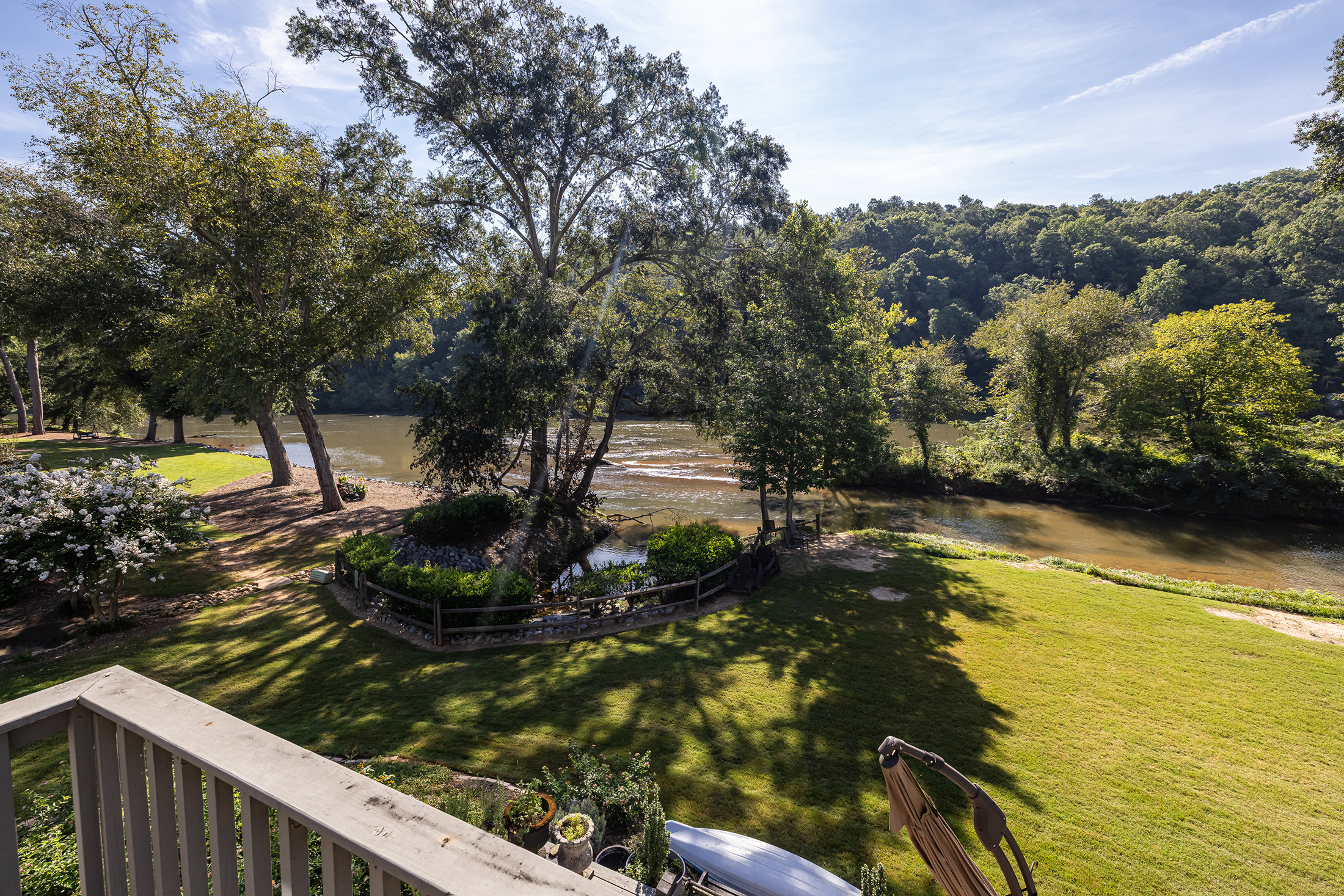  Riverfront End Unit Townhome - 物件實景