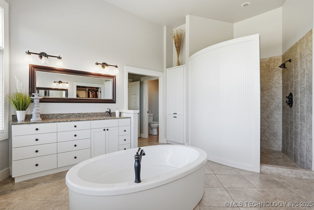 Jenks, Oklahoma, 74037, United States, 5 Bedrooms Bedrooms, ,6 BathroomsBathrooms,Residential,For Sale,1989076