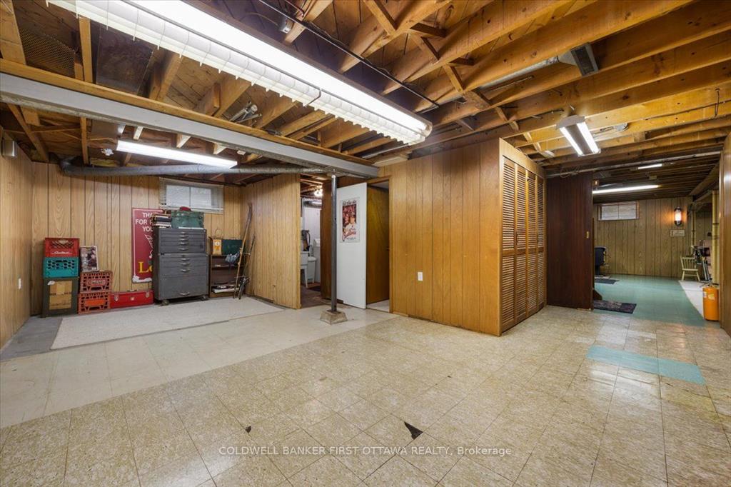 Ottawa, Ontario, K2A 1N7, CA, 3 Bedrooms Bedrooms, ,2 BathroomsBathrooms,Residential,For Sale,1924987