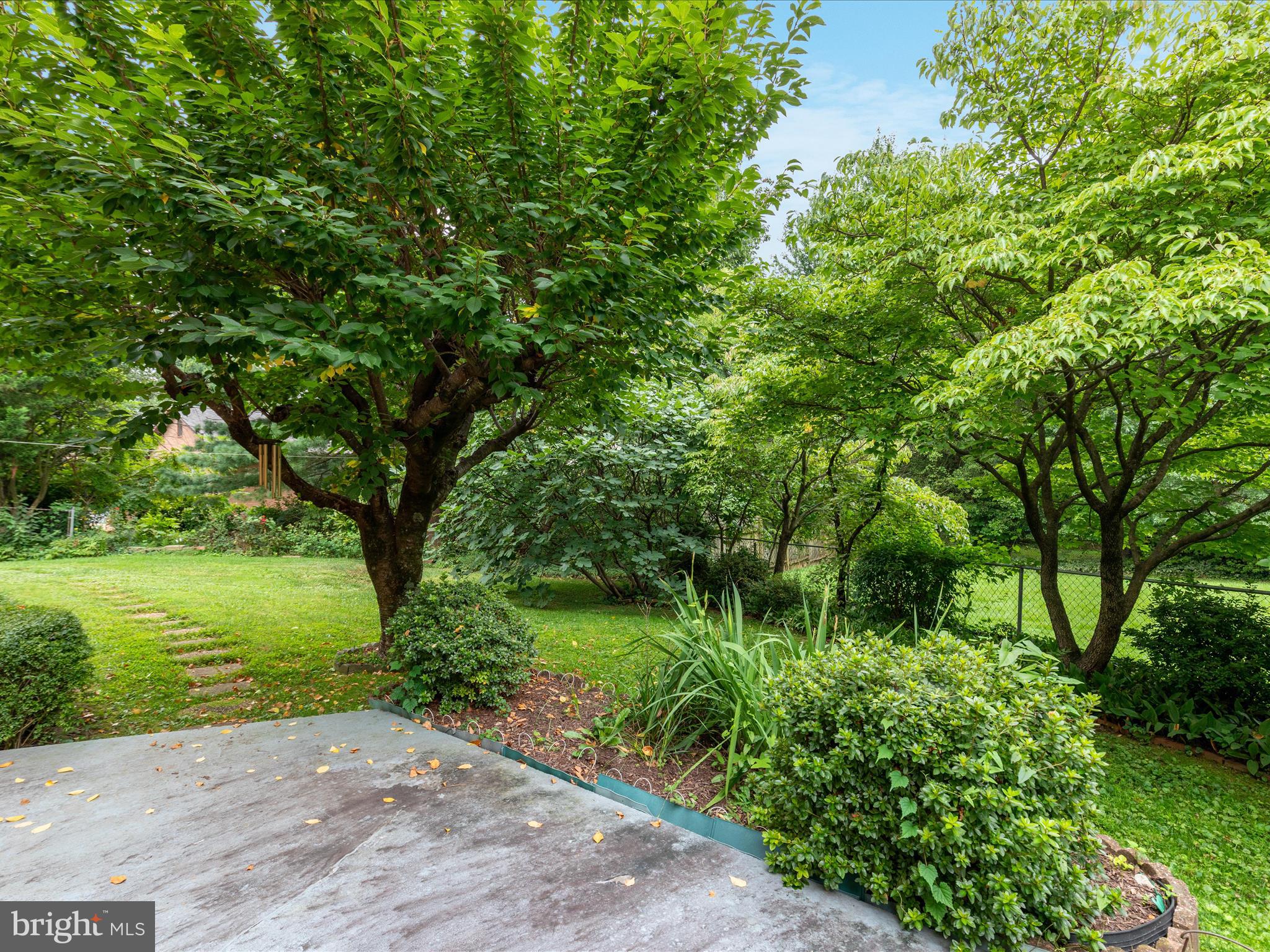 Falls Church, Virginia, 22043, United States, ,Residential,For Sale,1914114