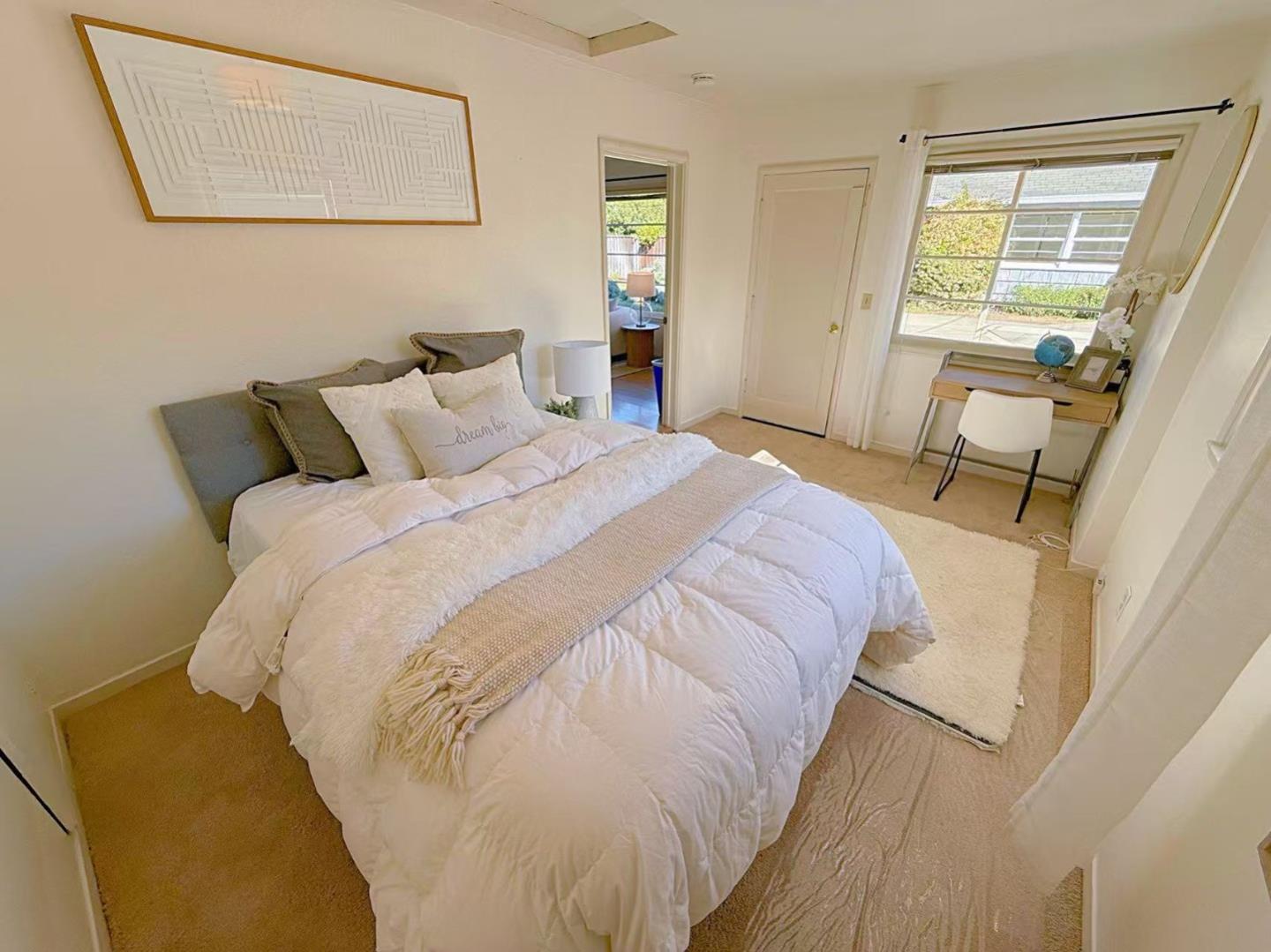 Palo Alto, California, 94303, United States, 4 Bedrooms Bedrooms, ,2 BathroomsBathrooms,Residential,For Sale,1984976