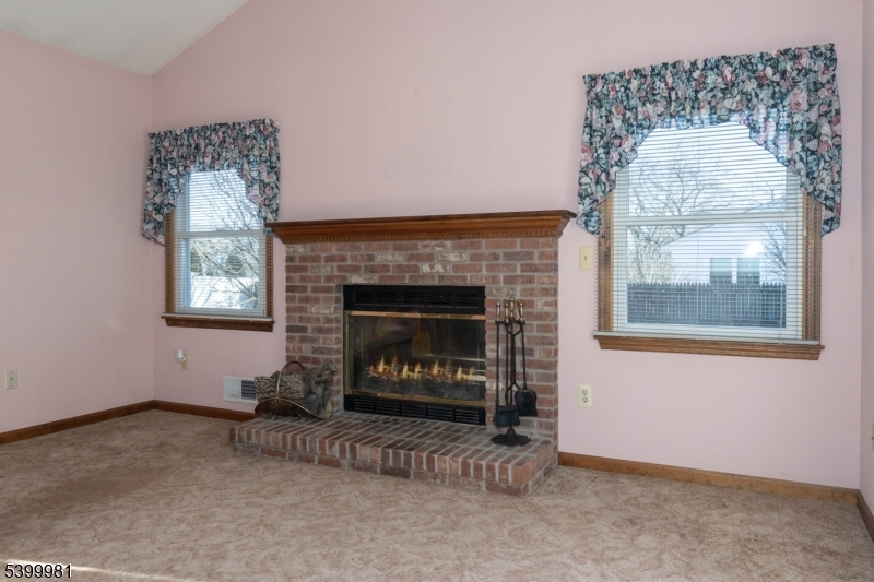 Fanwood Boro, New Jersey, 07023, United States, 3 Bedrooms Bedrooms, ,2 BathroomsBathrooms,Residential,For Sale,2001690