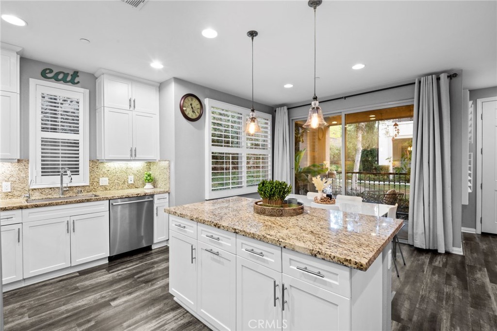 Irvine, California, 92618, United States, 2 Bedrooms Bedrooms, ,2 BathroomsBathrooms,Residential,For Sale,1987826