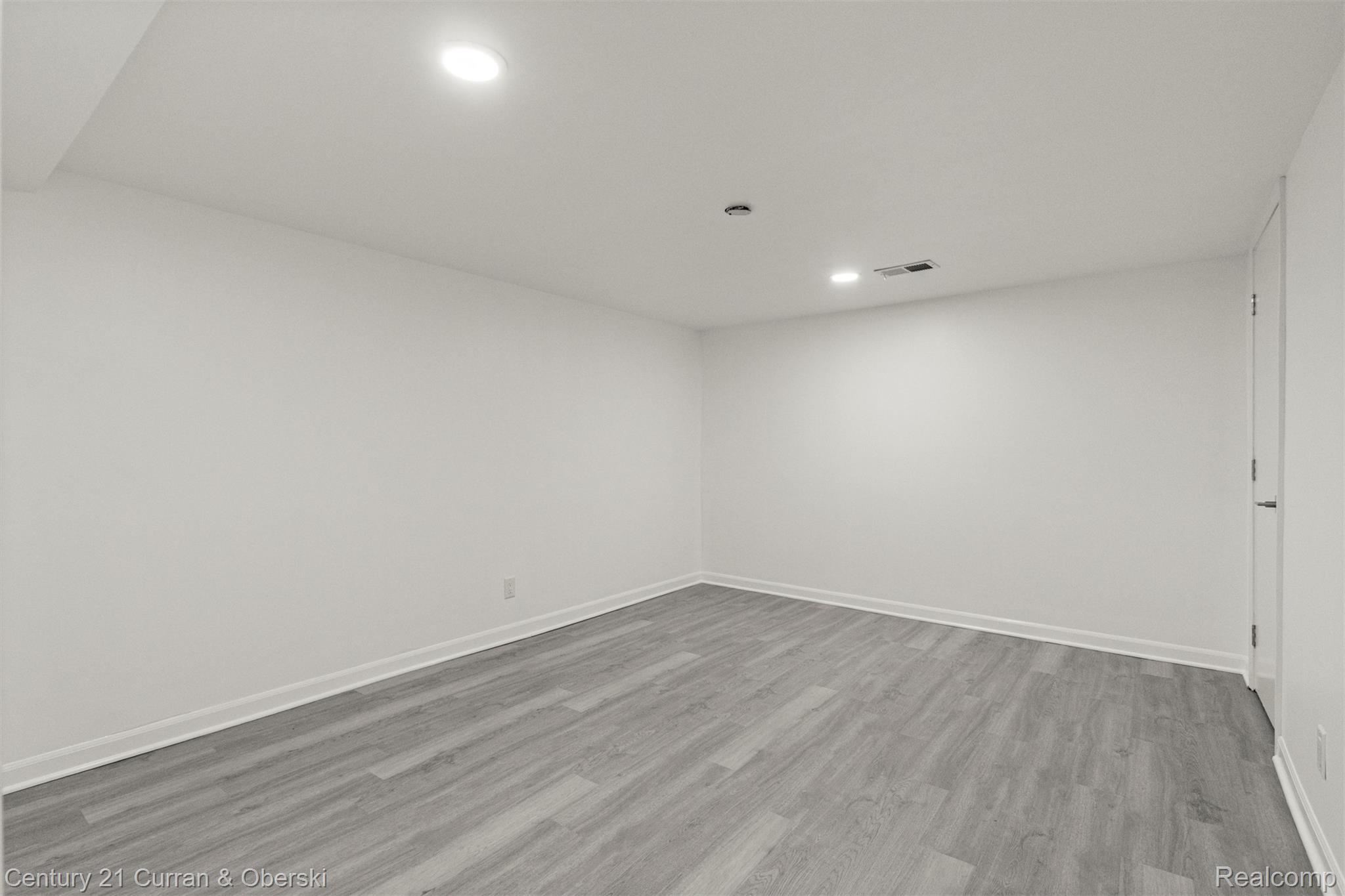 Livonia, Michigan, 48152, United States, 3 Bedrooms Bedrooms, ,3 BathroomsBathrooms,Residential,For Sale,2011700