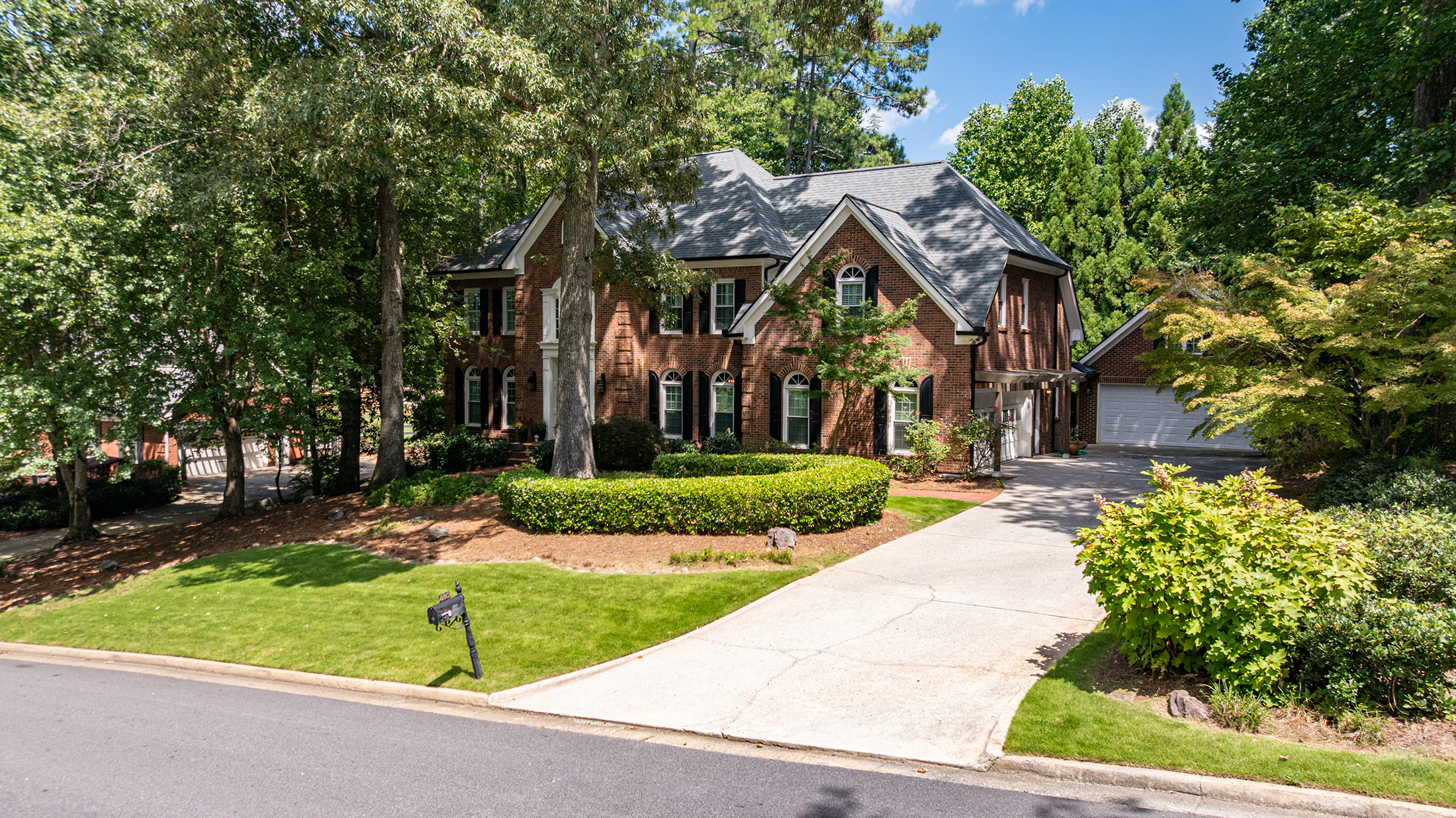  Charming Brick Home in Roswell - 物件實景