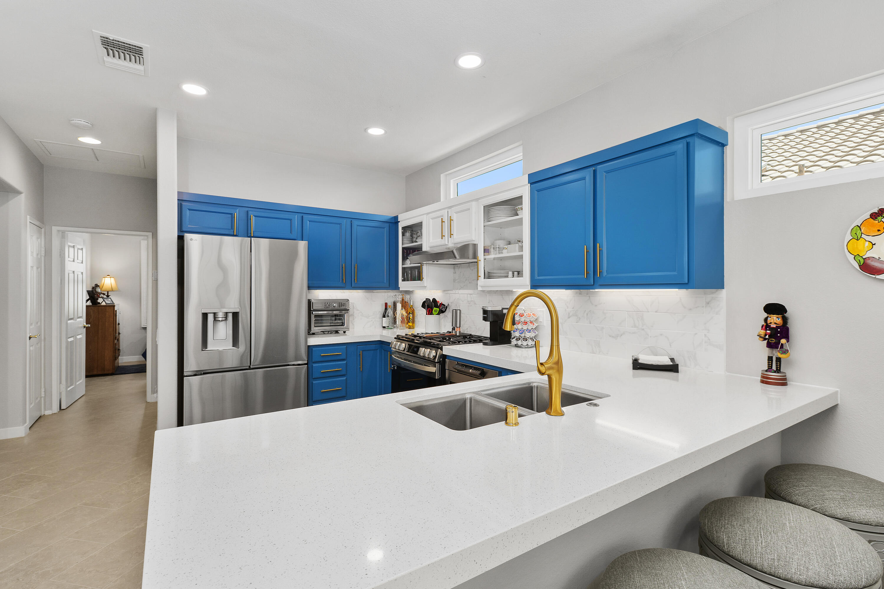 Palm Desert, California, 92211, United States, 2 Bedrooms Bedrooms, ,2 BathroomsBathrooms,Residential,For Sale,1955096