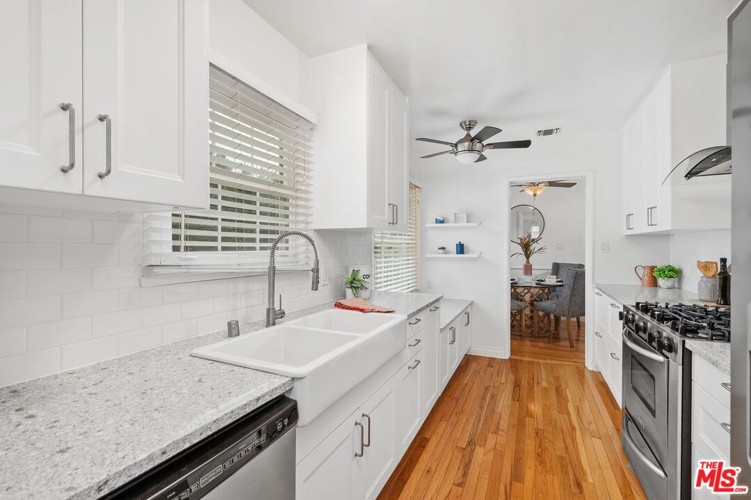 Lake Balboa, California, 91406, United States, 3 Bedrooms Bedrooms, ,1 BathroomBathrooms,Residential,For Sale,1992141