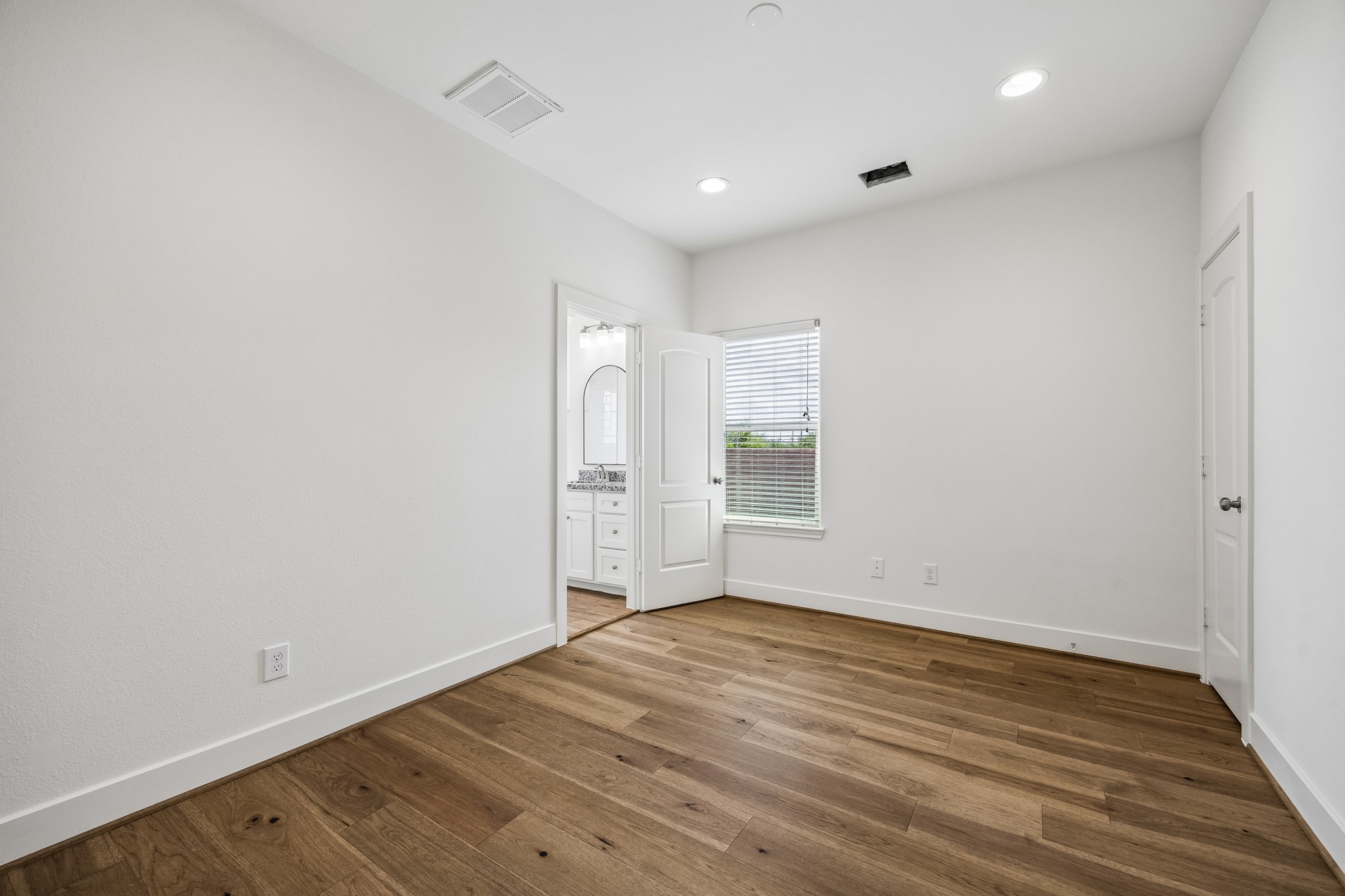  3605 Billingsley Street A - 物件實景