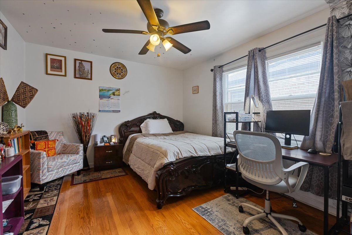 Chicago, Illinois, 60645, United States, 3 Bedrooms Bedrooms, ,3 BathroomsBathrooms,Residential,For Sale,1976245