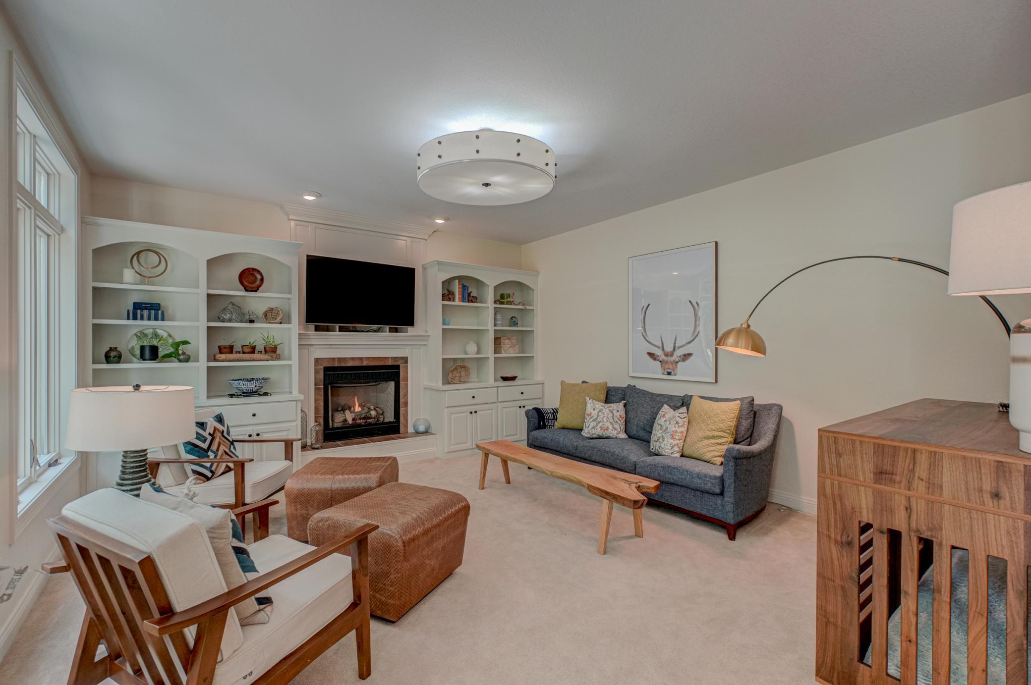 Eau Claire, Wisconsin, 54701, United States, 6 Bedrooms Bedrooms, ,2 BathroomsBathrooms,Residential,For Sale,1992855