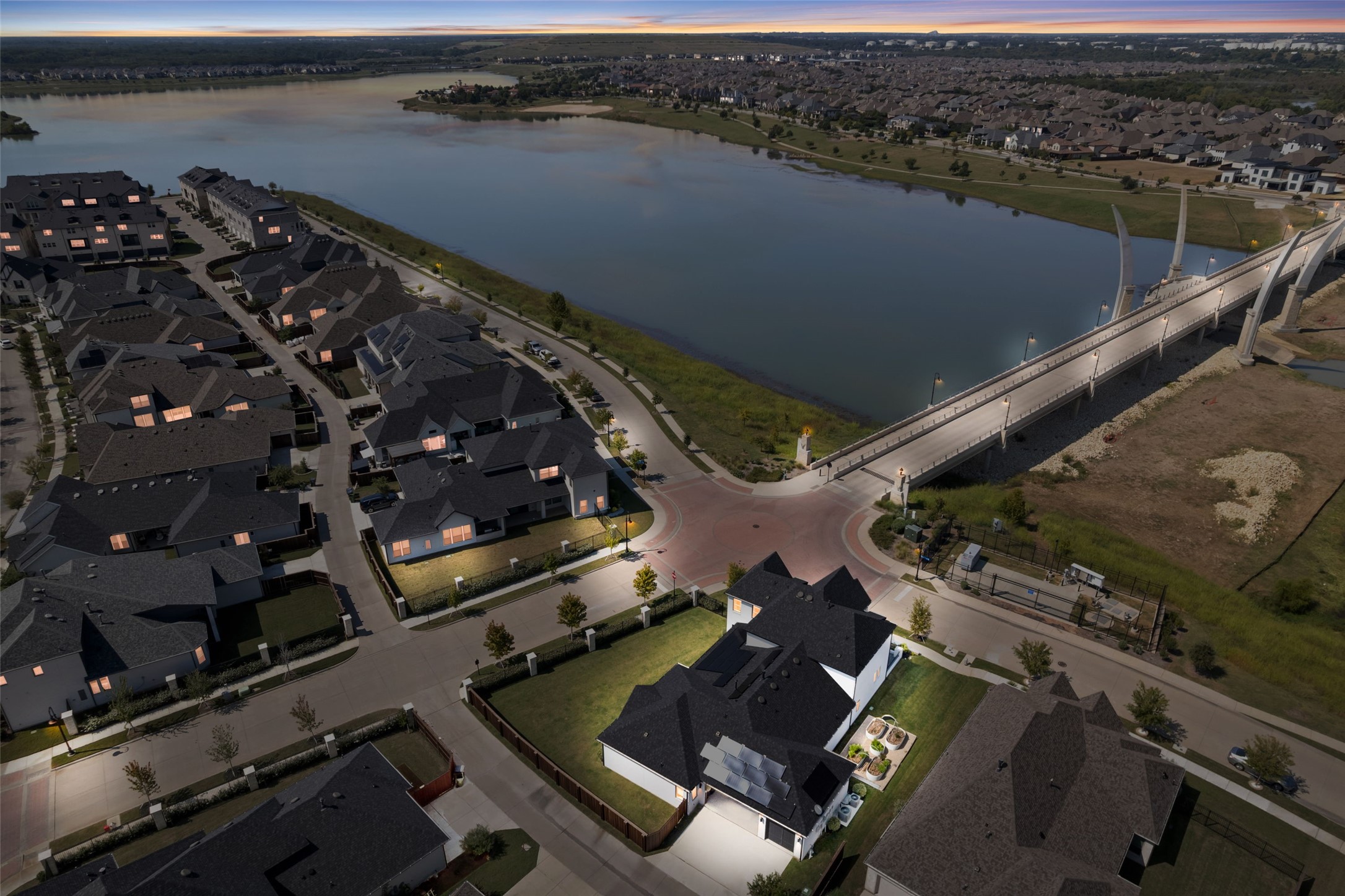 Arlington, Texas, 76005, United States, 4 Bedrooms Bedrooms, ,5 BathroomsBathrooms,Residential,For Sale,1963116