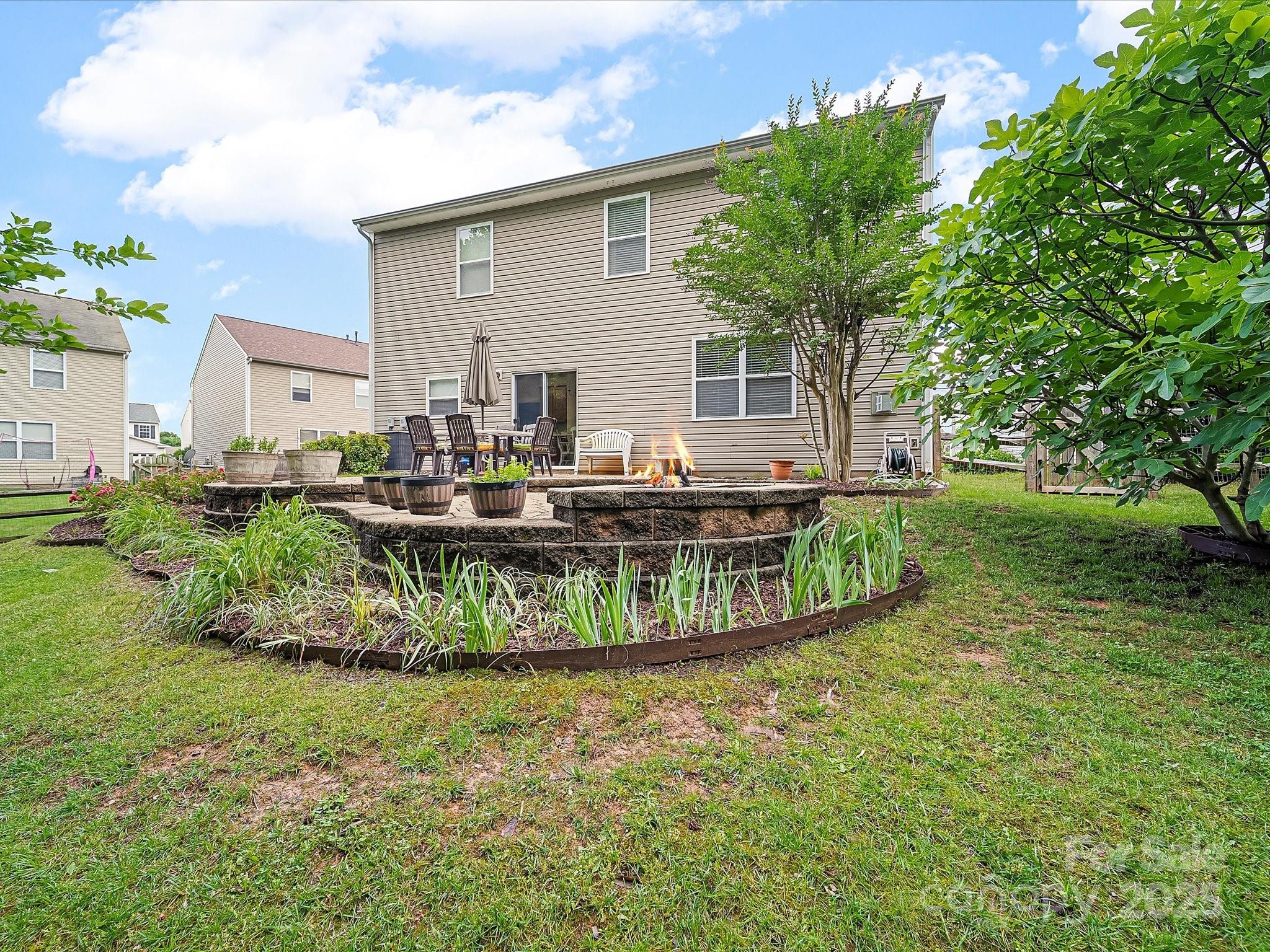 Matthews, North Carolina, 28105, United States, 4 Bedrooms Bedrooms, ,3 BathroomsBathrooms,Residential,For Sale,1865388