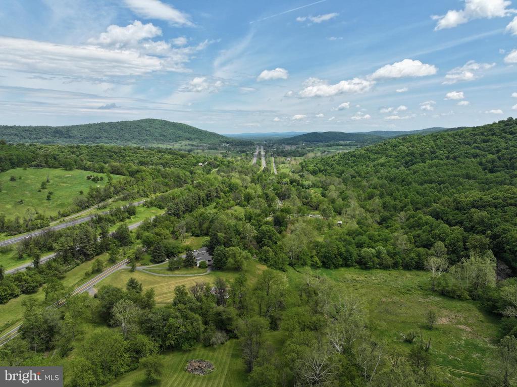 Linden, Virginia, 22642, United States, 5 Bedrooms Bedrooms, ,4 BathroomsBathrooms,Residential,For Sale,2037897
