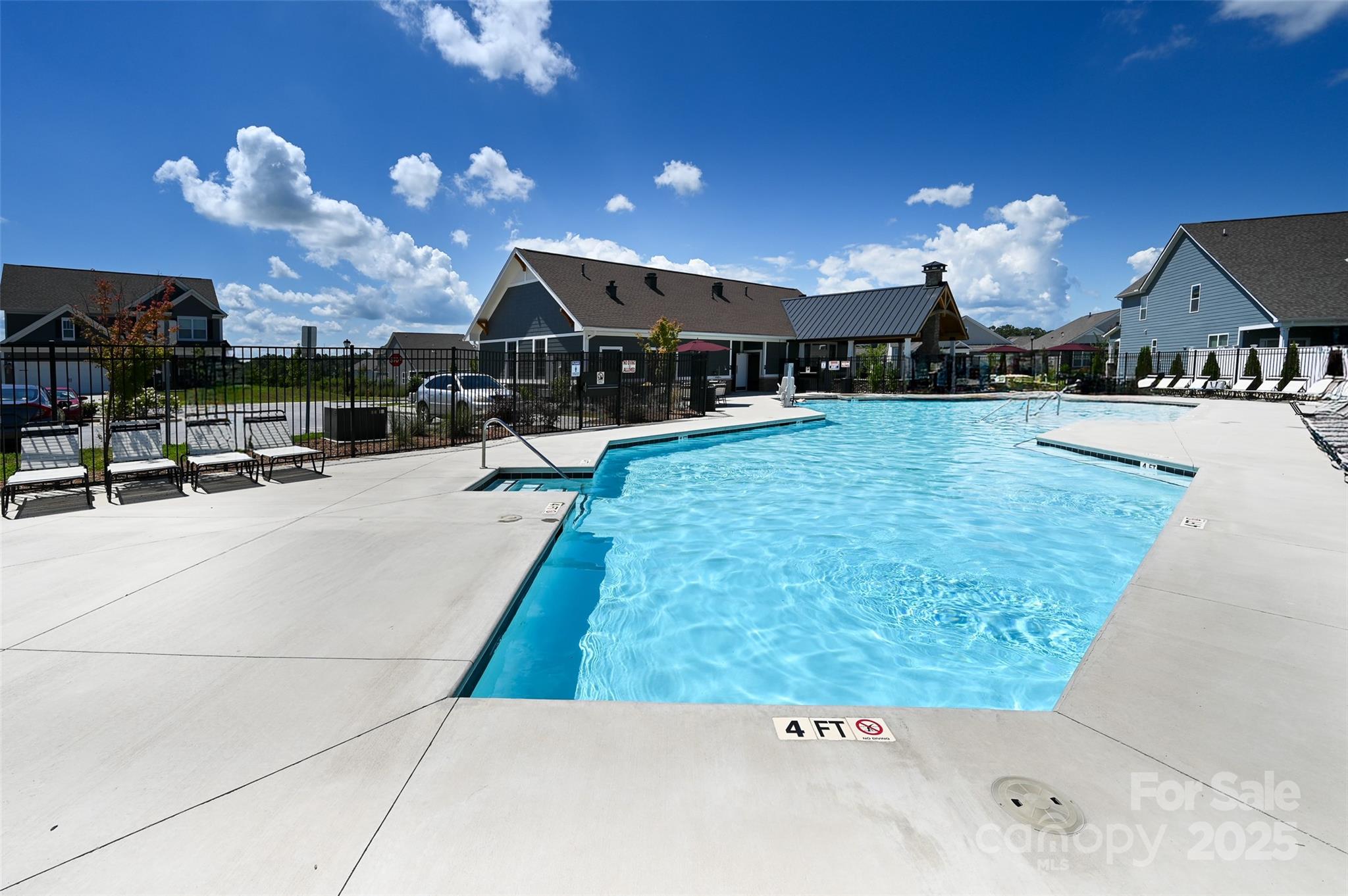 Hendersonville, North Carolina, 28792, United States, 3 Bedrooms Bedrooms, ,3 BathroomsBathrooms,Residential,For Sale,1927373