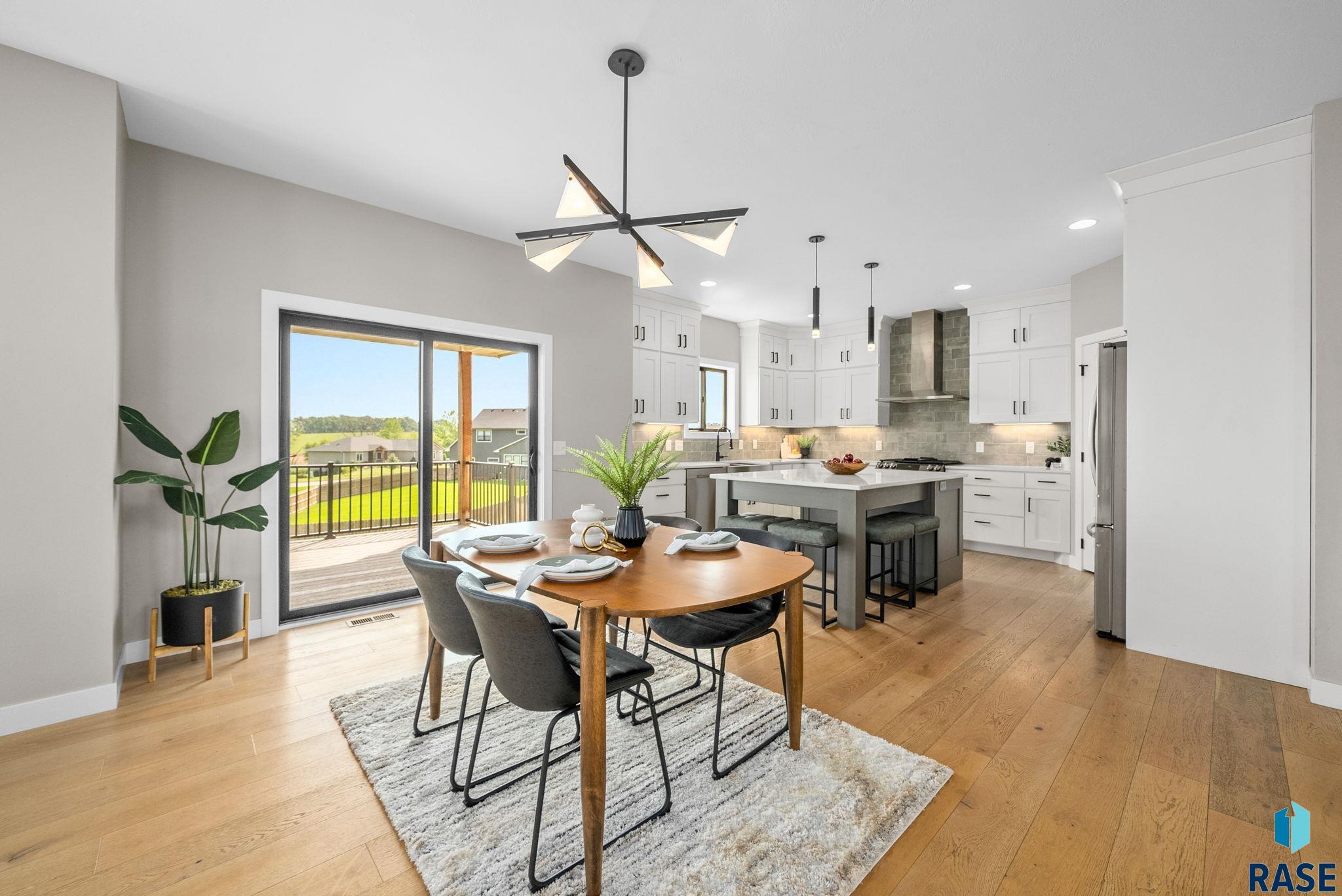 Sioux Falls, South Dakota, 57110, United States, 6 Bedrooms Bedrooms, ,4 BathroomsBathrooms,Residential,For Sale,1892157