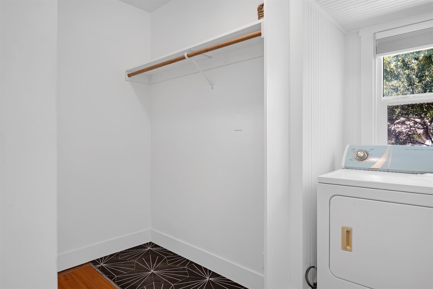 Sacramento, California, 95818, United States, 2 Bedrooms Bedrooms, ,1 BathroomBathrooms,Residential,For Sale,1975469