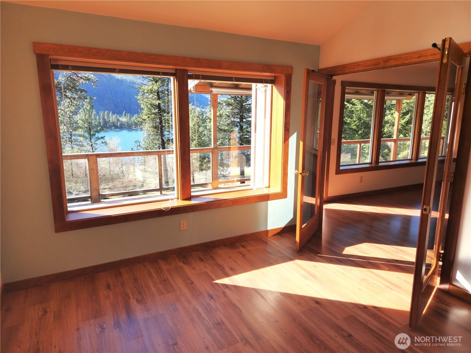 Oroville, Washington, 98844, United States, 2 Bedrooms Bedrooms, ,Residential,For Sale,2001782