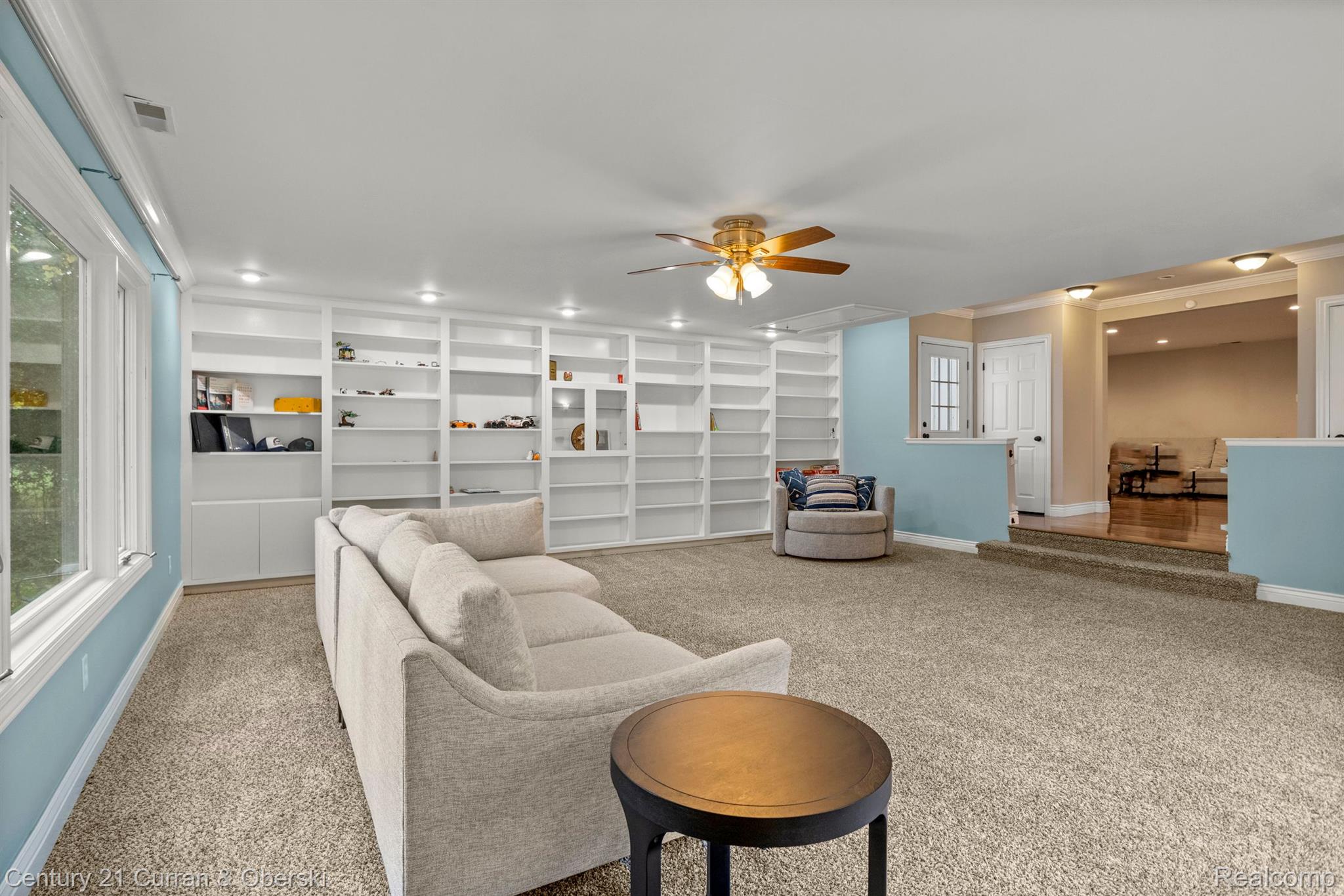 West Bloomfield Charter Township, Michigan, 48322, United States, 4 Bedrooms Bedrooms, ,3 BathroomsBathrooms,Residential,For Sale,1977559