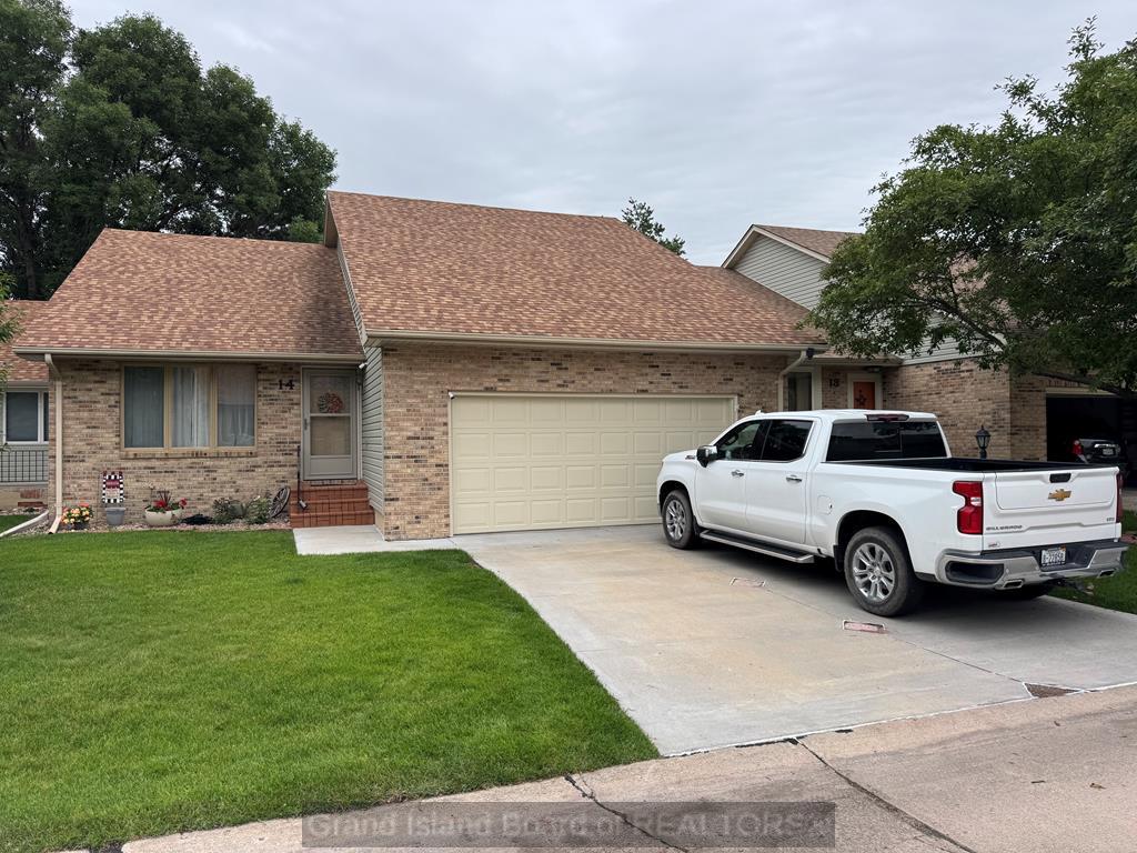 Saint James Pl, Grand Island, NE 68803