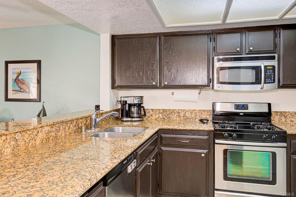 Lake Forest, California, 92630, United States, 2 Bedrooms Bedrooms, ,2 BathroomsBathrooms,Residential,For Sale,1944905