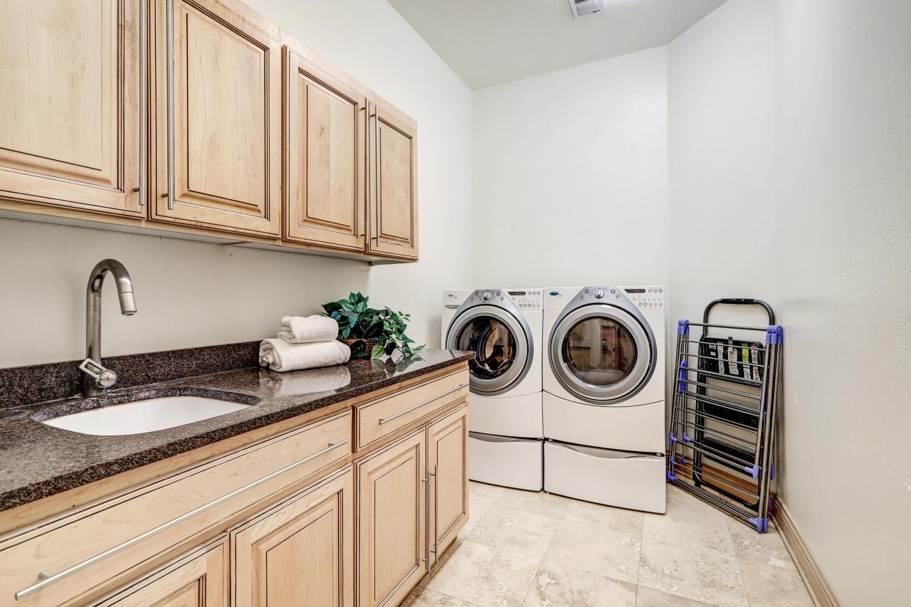 6301 COORS Boulevard NW, Albuquerque, New Mexico, 87120, United States, 3 Bedrooms Bedrooms, ,4 BathroomsBathrooms,Residential,For Sale,6301 COORS Boulevard NW,1637534