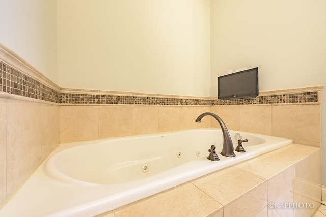 100 South Sangamon Street, 4N, Chicago, Illinois, 60607, United States, 3 Bedrooms Bedrooms, ,2 BathroomsBathrooms,Residential,For Sale,100 South Sangamon Street , 4N,1010516