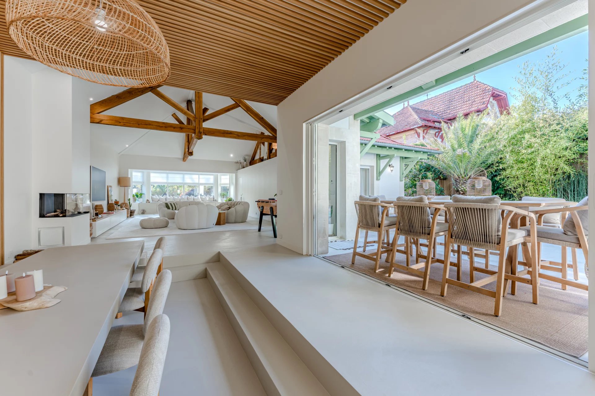 Arcachon, New Aquitaine, 33120, FR, 5 Bedrooms Bedrooms, ,Residential,For Sale,1996092