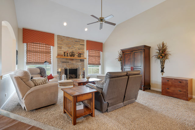 St Charles, Illinois, 60175, United States, 5 Bedrooms Bedrooms, ,3 BathroomsBathrooms,Residential,For Sale,1935414
