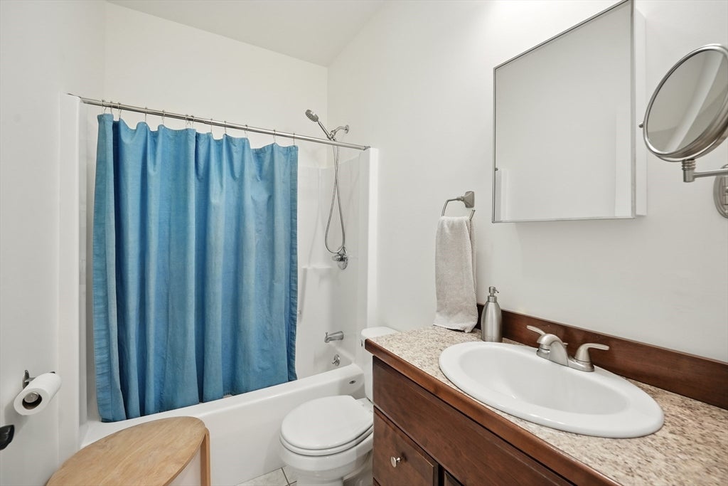 Shelburne, Massachusetts, 01370, United States, 5 Bedrooms Bedrooms, ,3 BathroomsBathrooms,Residential,For Sale,1919556