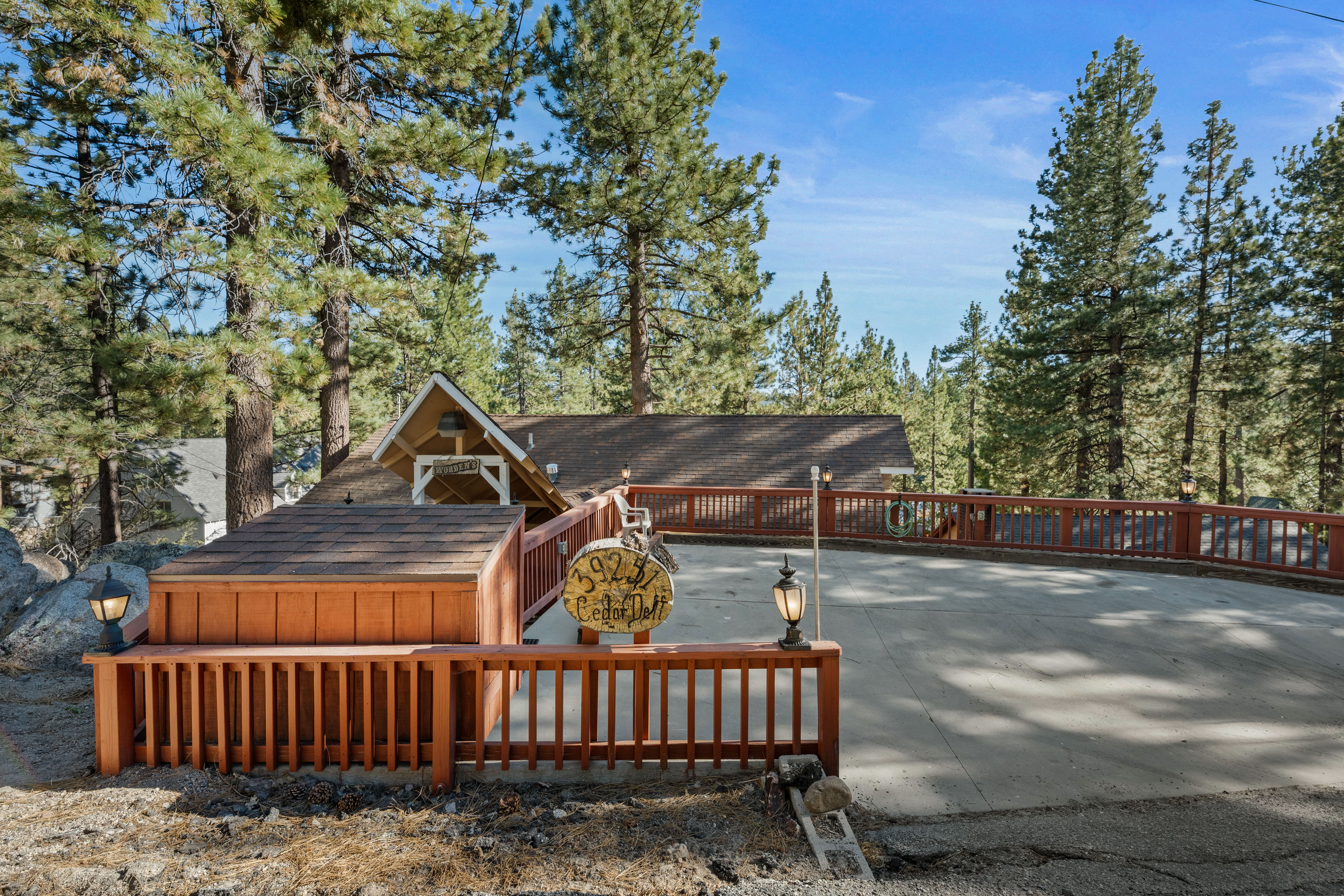  39251 Cedar Dell Road, Fawnskin, CA 92333 - 物件實景