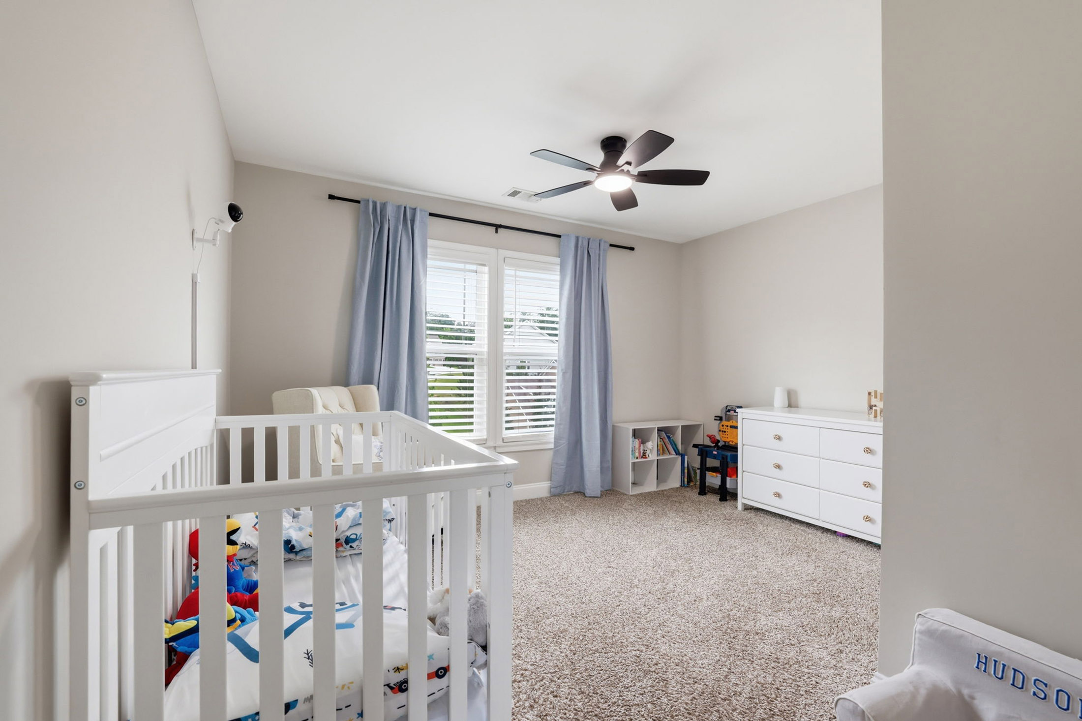  Beautifully Maintained Home in One of Cumming