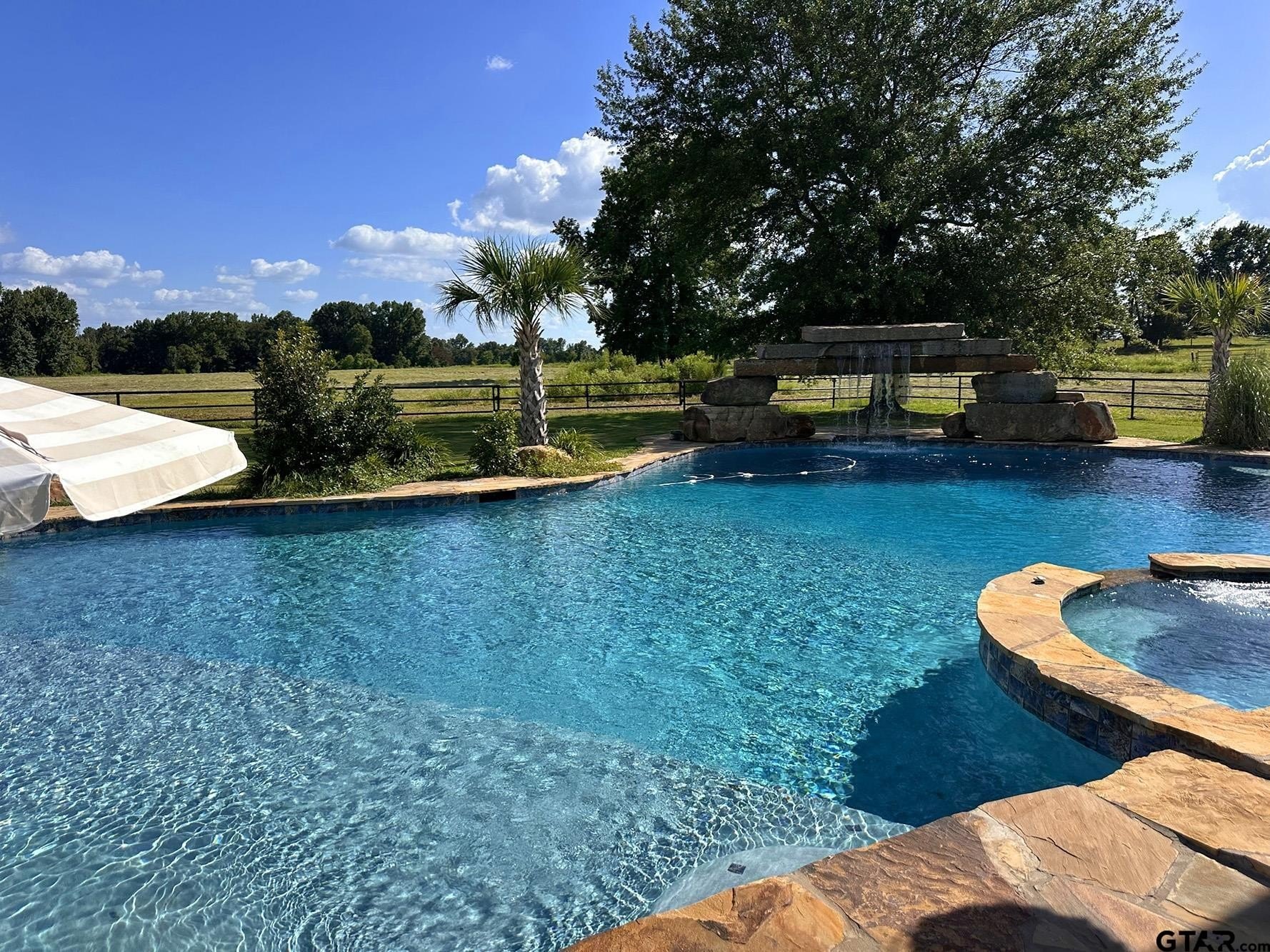 Pittsburg, Texas, 75686, United States, 5 Bedrooms Bedrooms, ,4 BathroomsBathrooms,Residential,For Sale,1978911