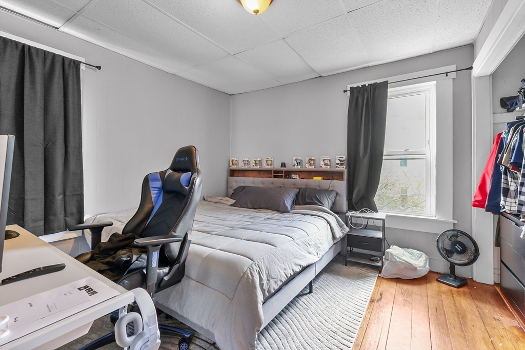 Fall River, Massachusetts, 02721, United States, 9 Bedrooms Bedrooms, ,3 BathroomsBathrooms,Residential,For Sale,1887933