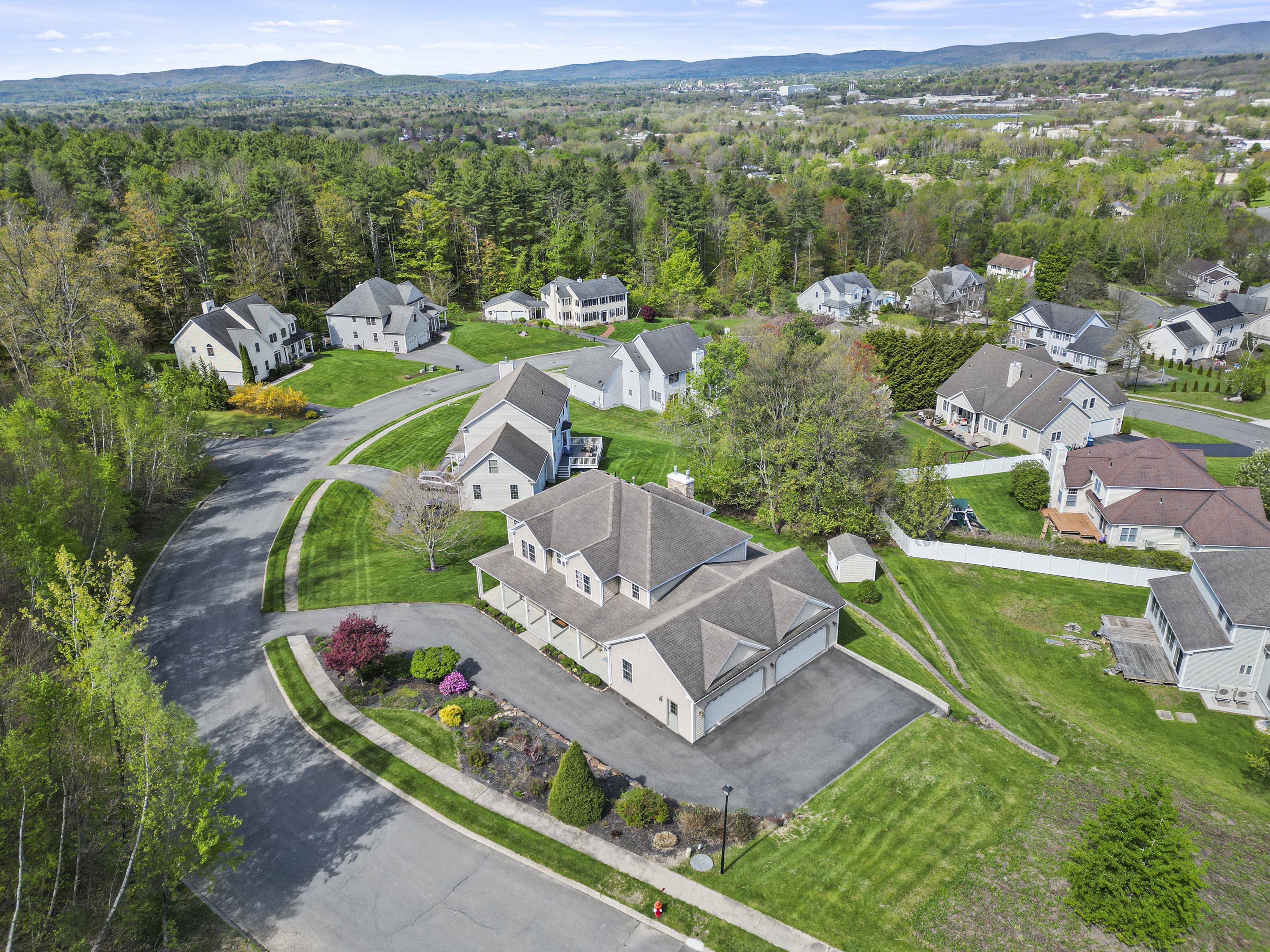  Majestic & Magical Berkshire Mountaintop Home with Views - 物件實景