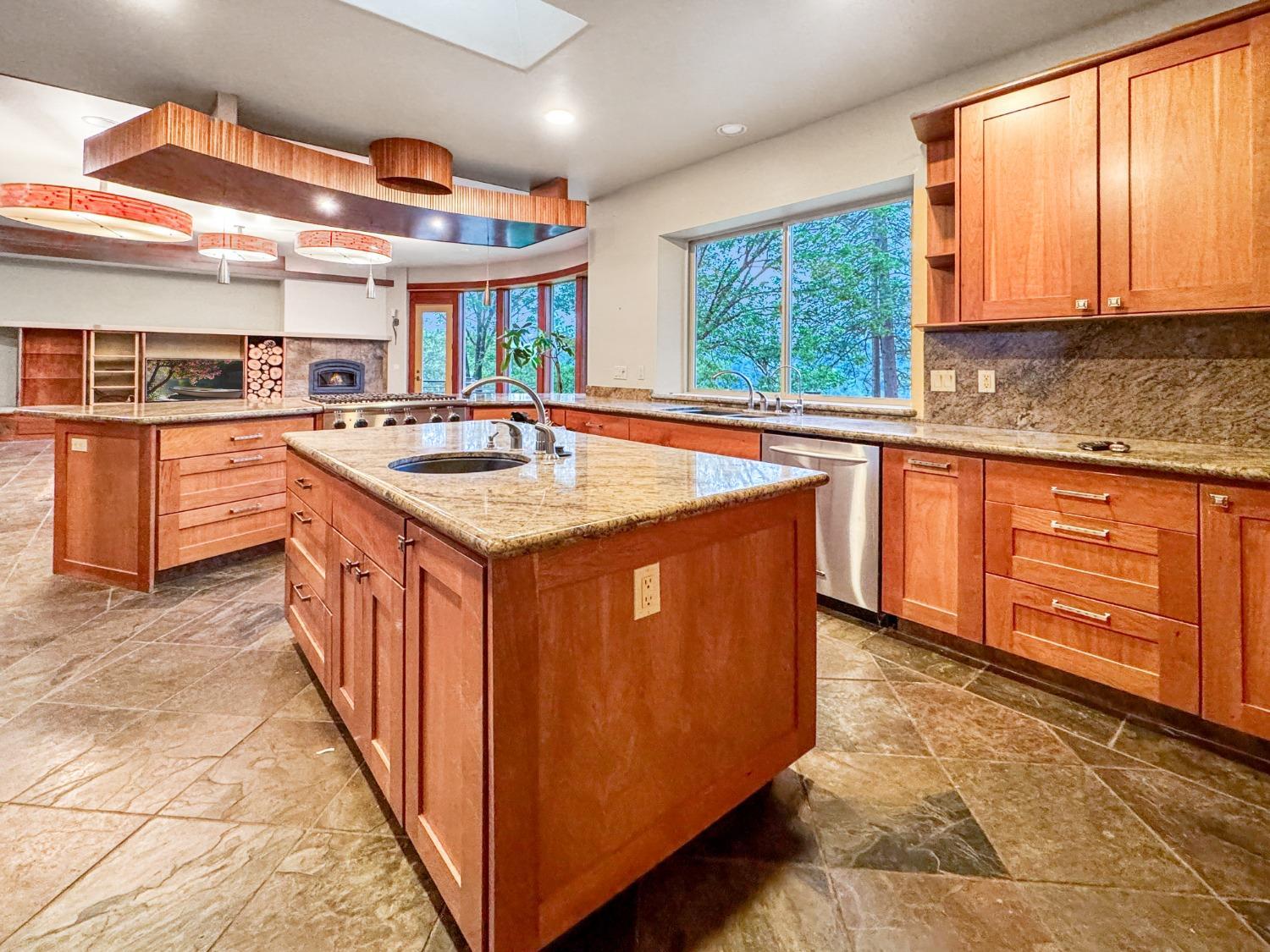 Grass Valley, California, 95949, United States, 3 Bedrooms Bedrooms, ,4 BathroomsBathrooms,Residential,For Sale,1920677