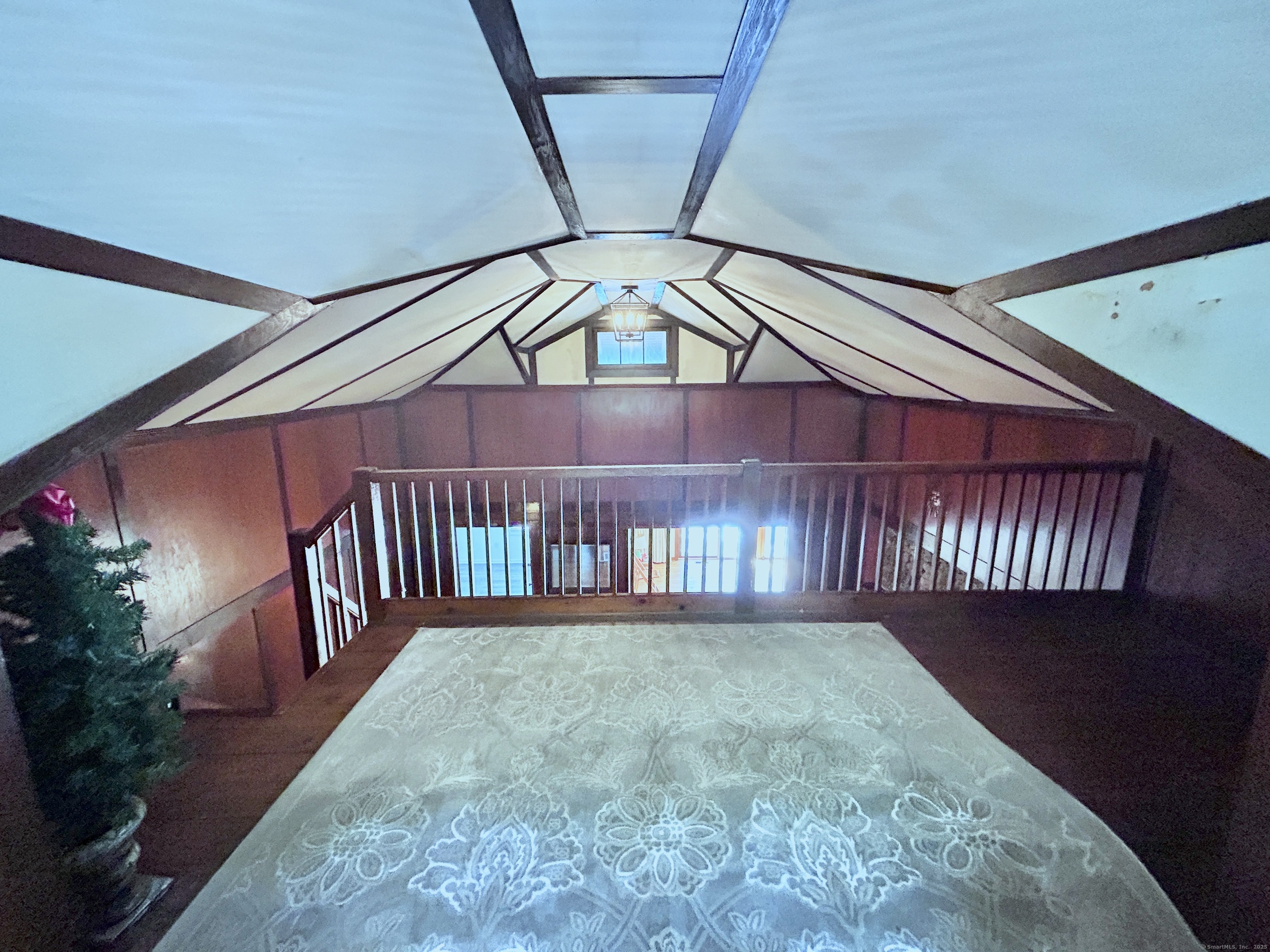 Seymour, Connecticut, 06483, United States, 3 Bedrooms Bedrooms, ,2 BathroomsBathrooms,Residential,For Sale,1933052
