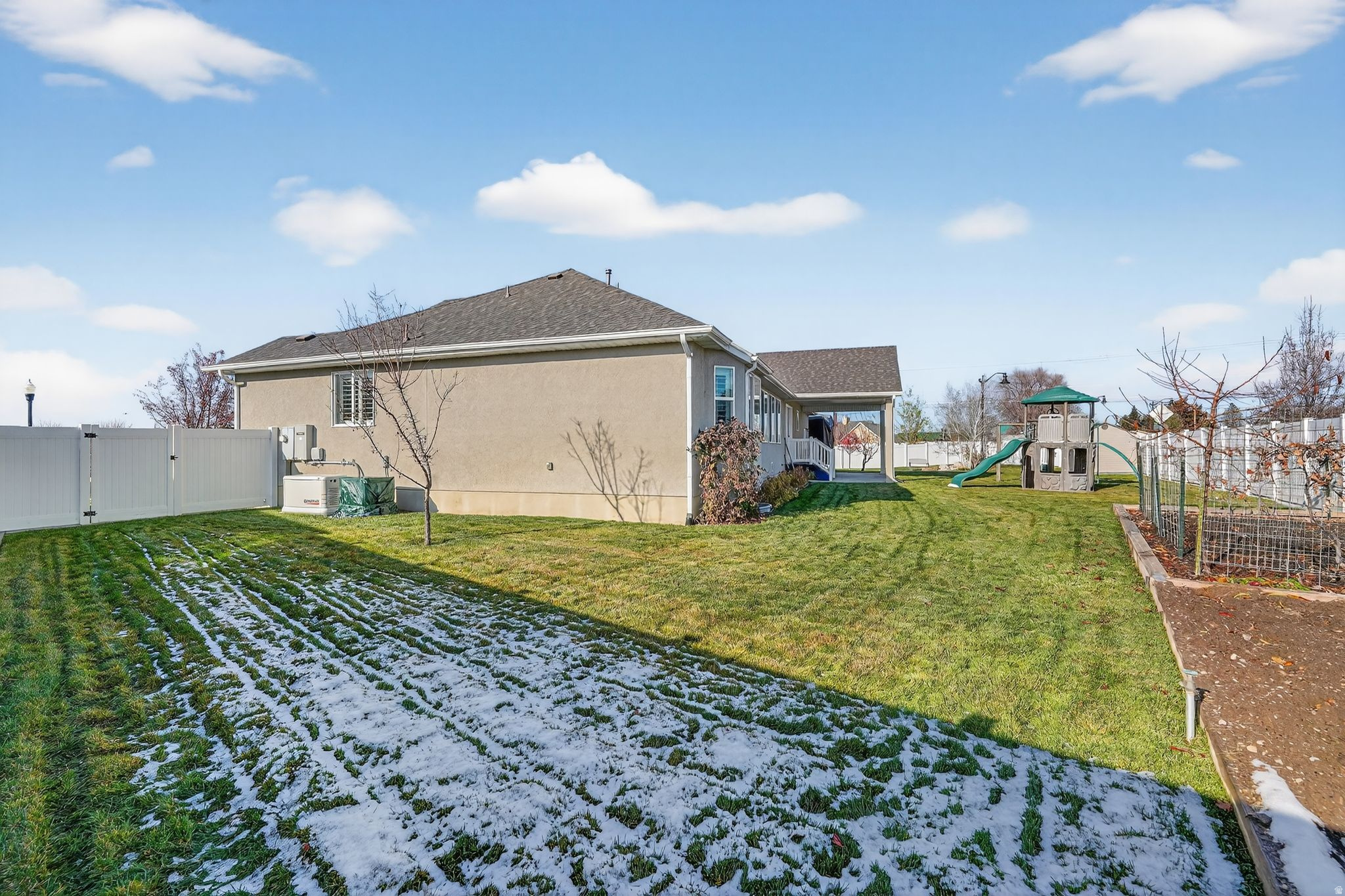 Syracuse, Utah, 84075, United States, 5 Bedrooms Bedrooms, ,3 BathroomsBathrooms,Residential,For Sale,2003414