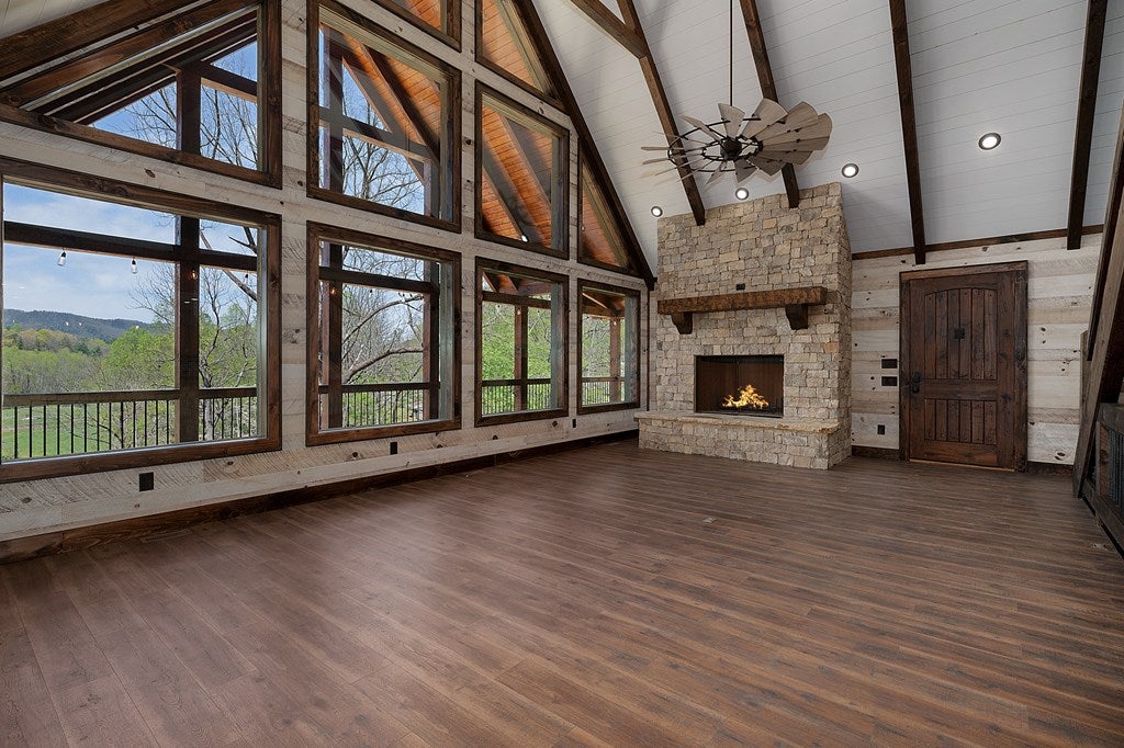 Blue Ridge, Georgia, 30513, United States, 4 Bedrooms Bedrooms, ,4 BathroomsBathrooms,Residential,For Sale,1804354