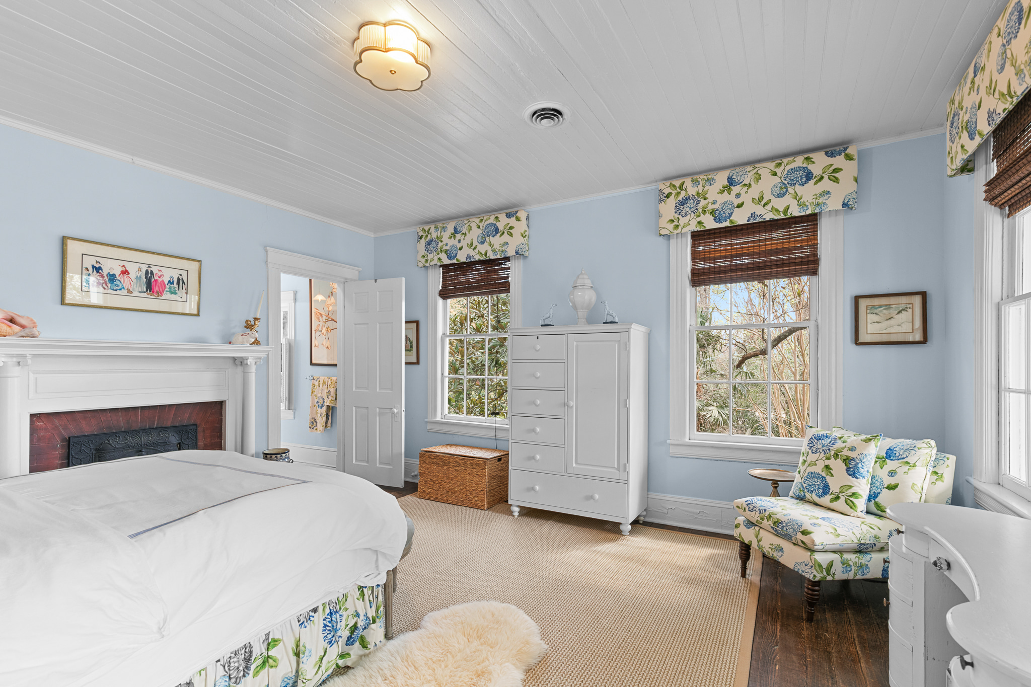  318 North Churton Street, Hillsborough, NC 27278 - 物件實景