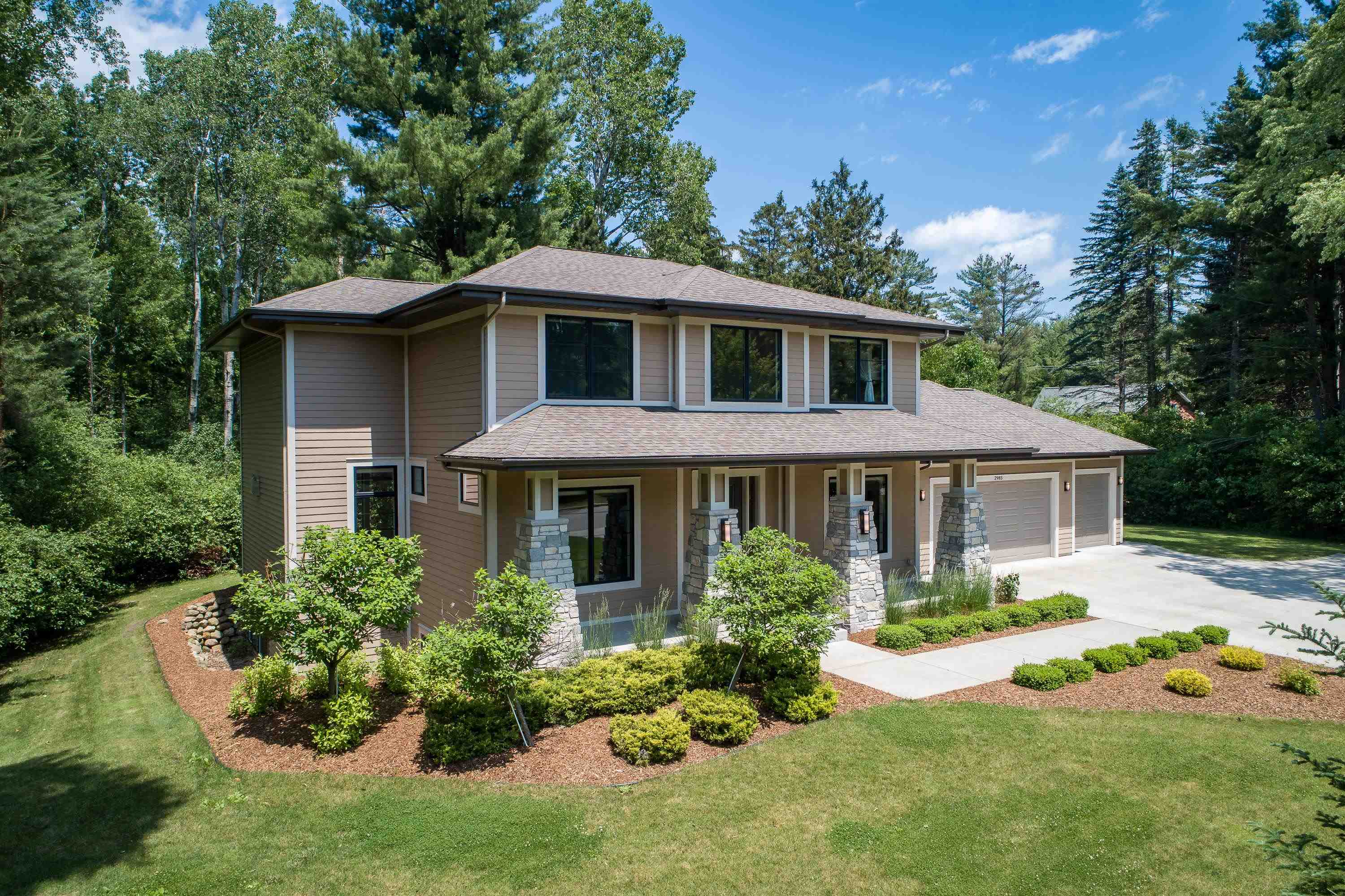 Midland, Michigan, 48642, United States, 4 Bedrooms Bedrooms, ,5 BathroomsBathrooms,Residential,For Sale,1927843