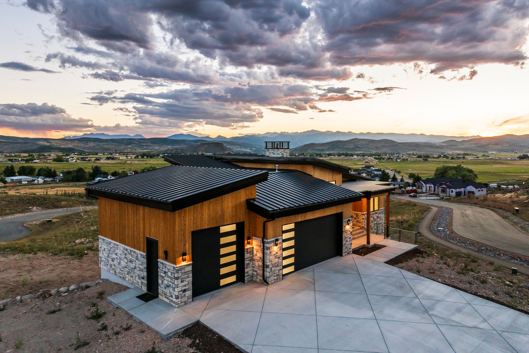  New Build Mountain Modern Home with Expansive Views - 物件實景