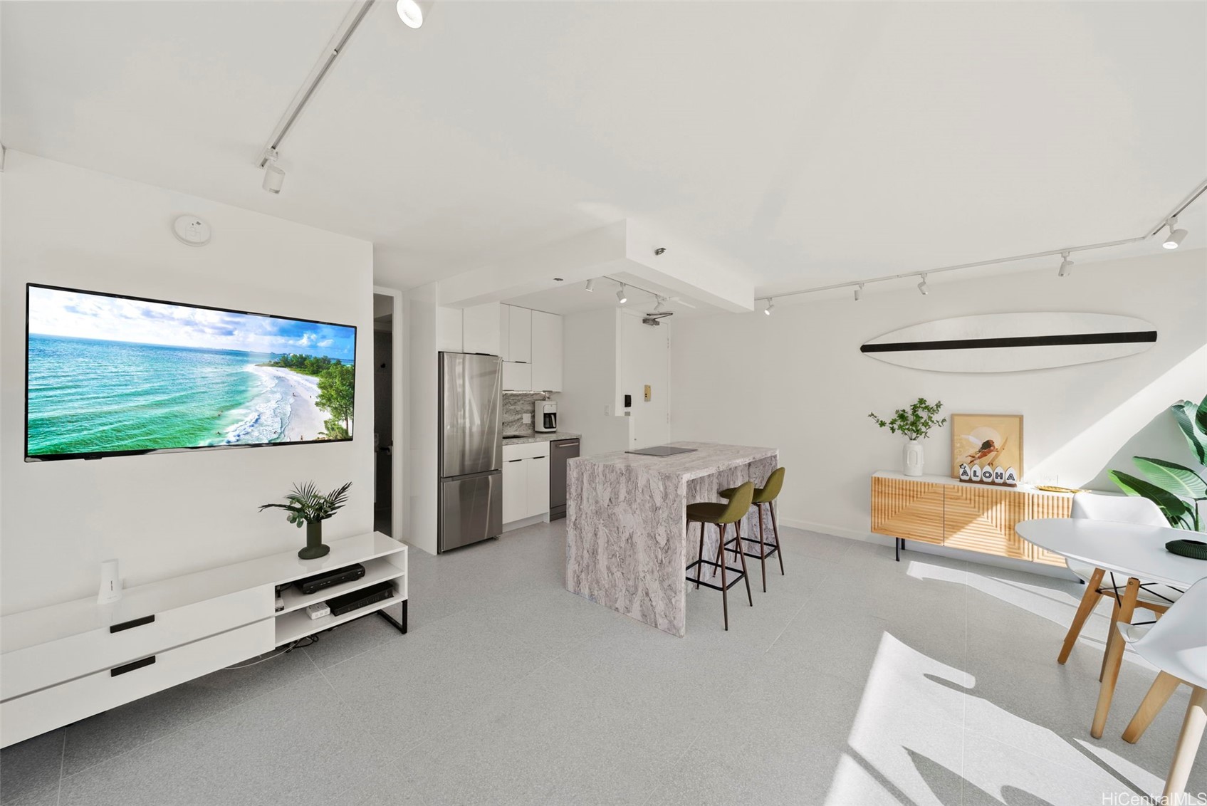 Honolulu, Hawaii, 96815, United States, 1 Bedroom Bedrooms, ,1 BathroomBathrooms,Residential,For Sale,1917865