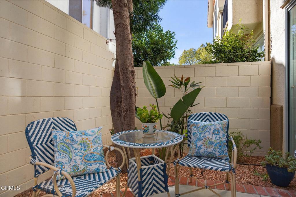 Moorpark, California, 93021, United States, 2 Bedrooms Bedrooms, ,3 BathroomsBathrooms,Residential,For Sale,1989466