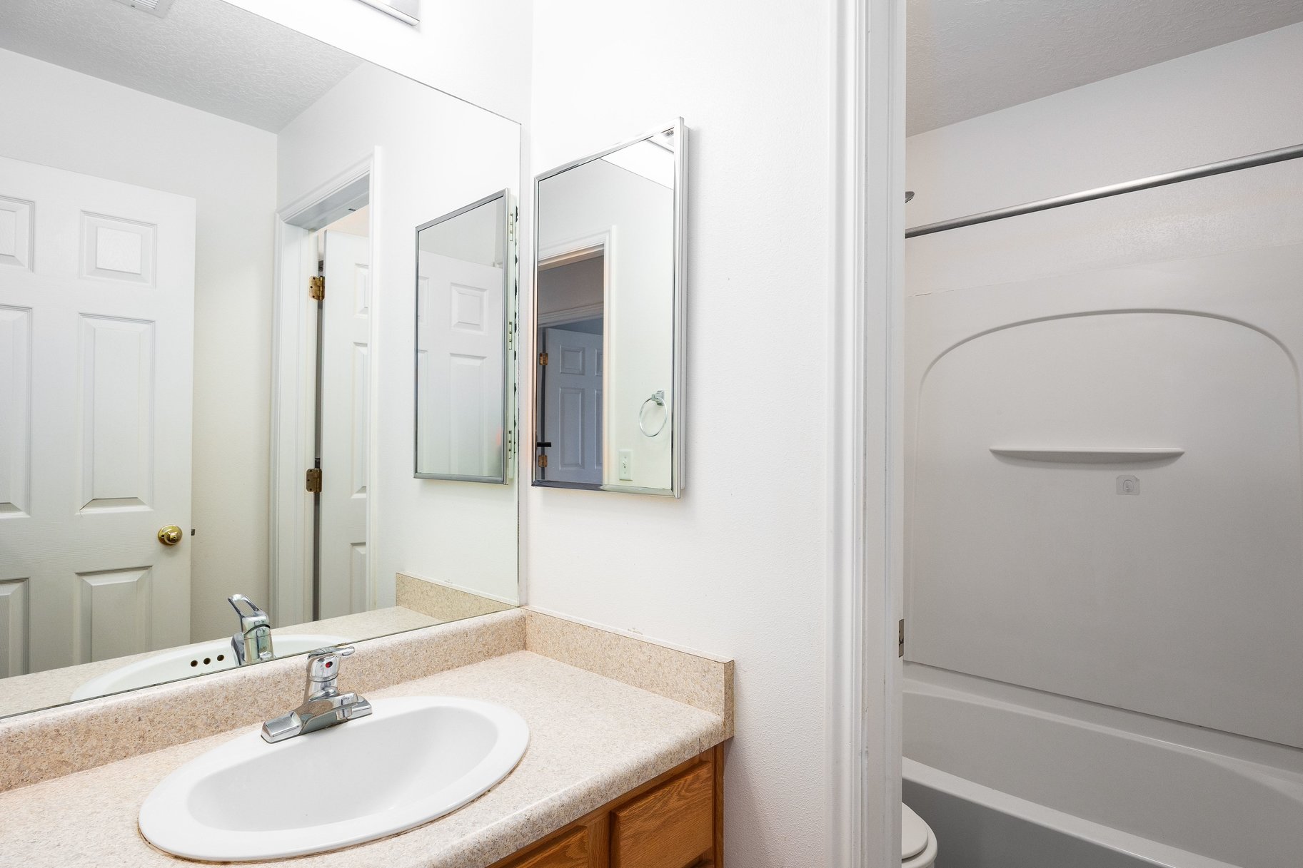  Quiet 3-Bed Condo Near Schools & Parks - 物件實景