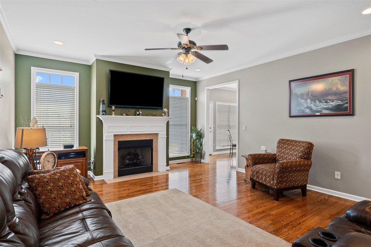 Bowling Green, Kentucky, 42104, United States, 6 Bedrooms Bedrooms, ,4 BathroomsBathrooms,Residential,For Sale,1882789