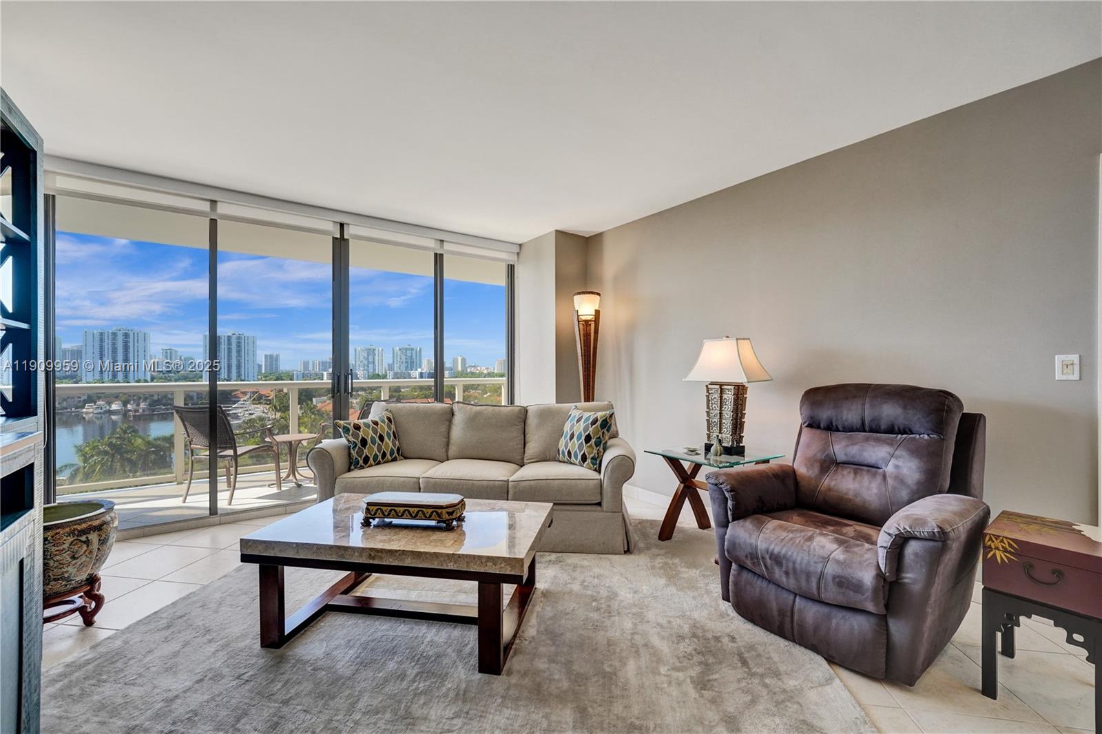 Aventura, Florida, 33180, United States, 2 Bedrooms Bedrooms, ,2 BathroomsBathrooms,Residential,For Sale,1988948