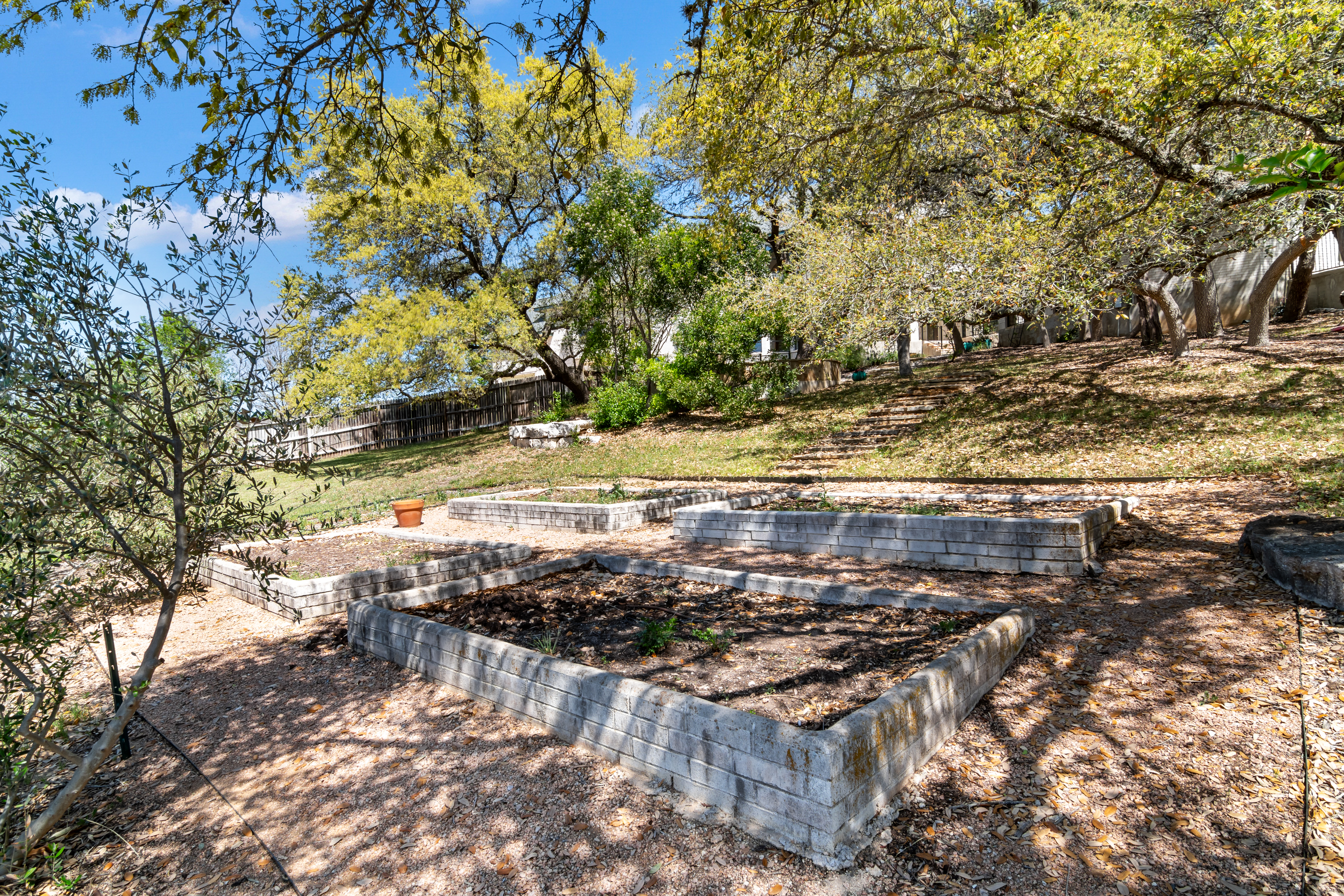  Luxury Living with Hilltop Views - 物件實景