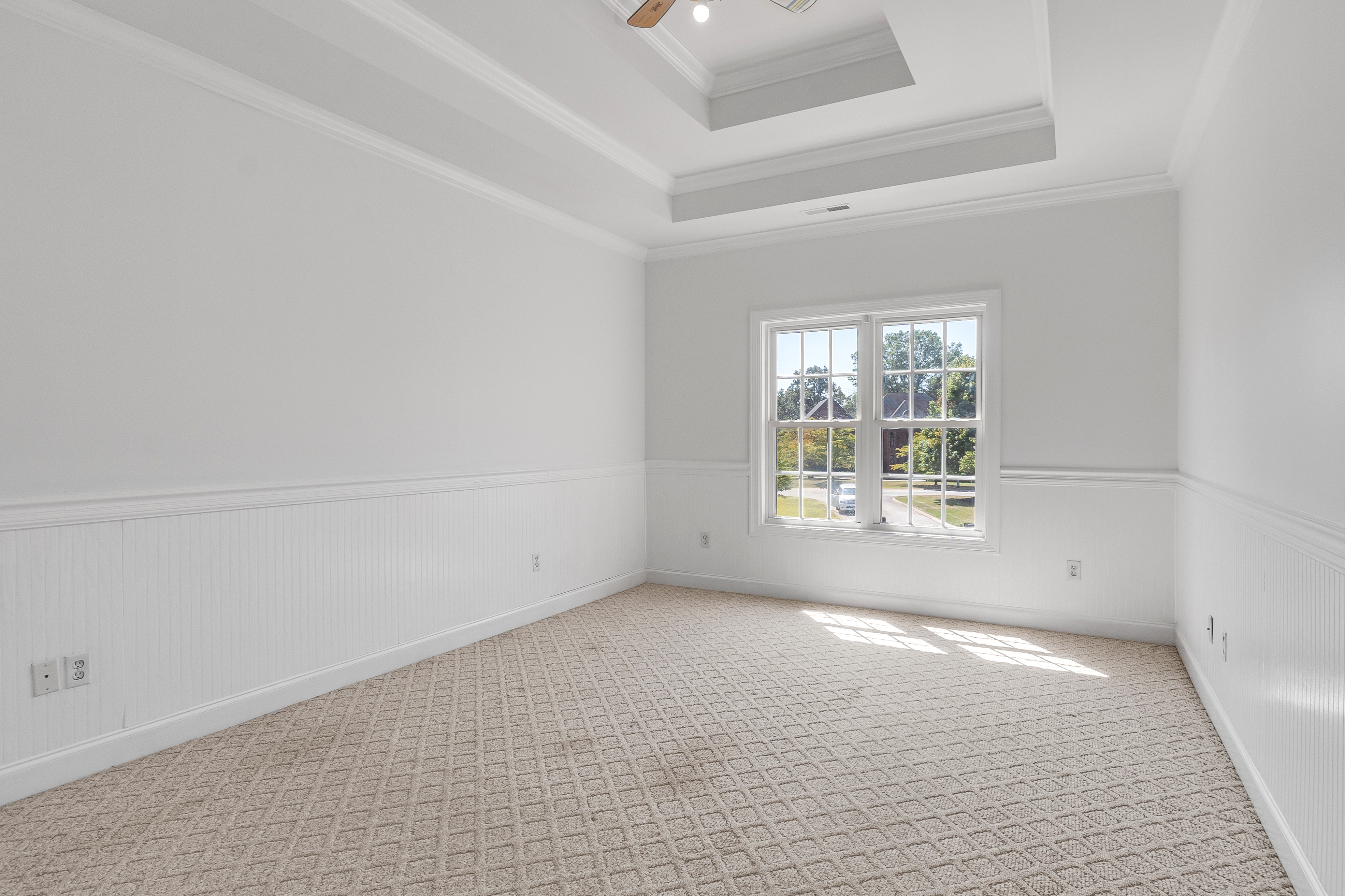 Tullahoma, Tennessee, 37388, United States, 6 Bedrooms Bedrooms, ,5 BathroomsBathrooms,Residential,For Sale,1851275