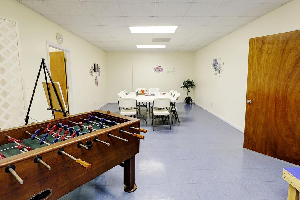 Headland, Alabama, 36345, United States, 5 Bedrooms Bedrooms, ,2 BathroomsBathrooms,Residential,For Sale,1991013